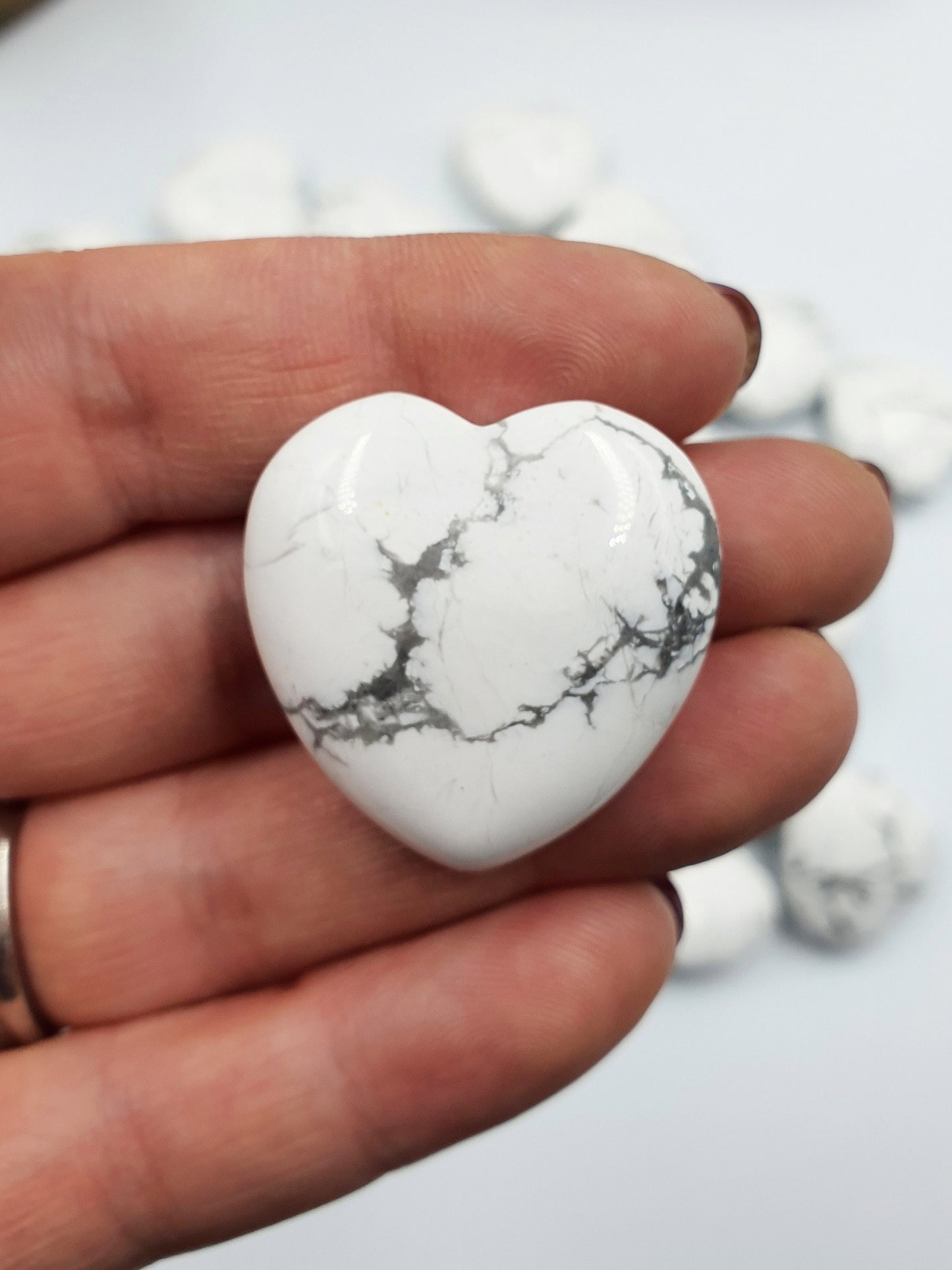 Howlite Puff Heart - 30mm
