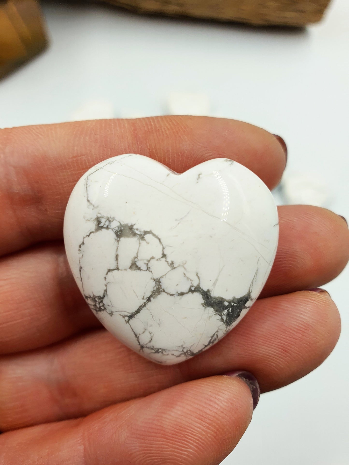 Howlite Puff Heart - 30mm