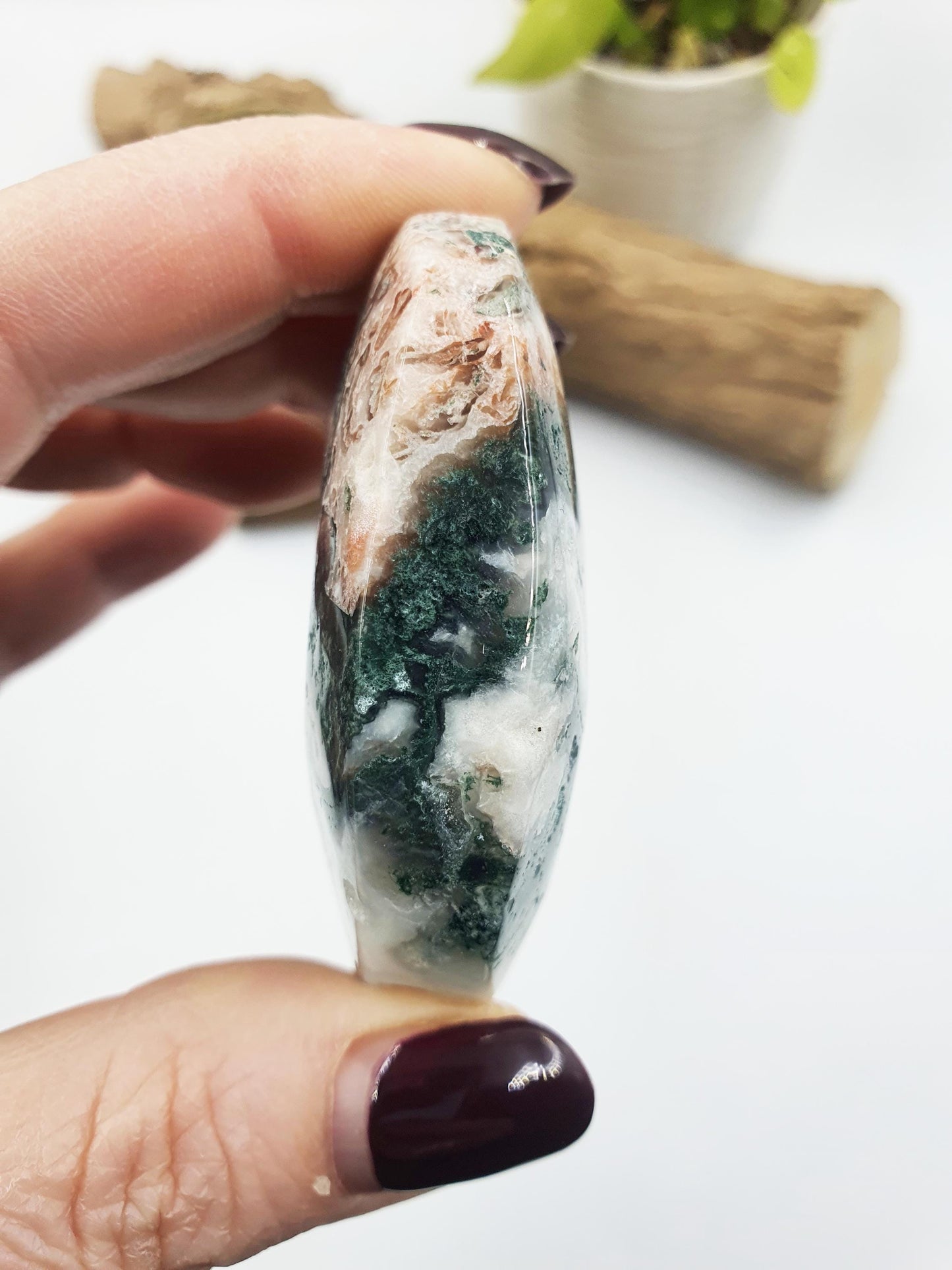 Drusy Moss Agate Palm