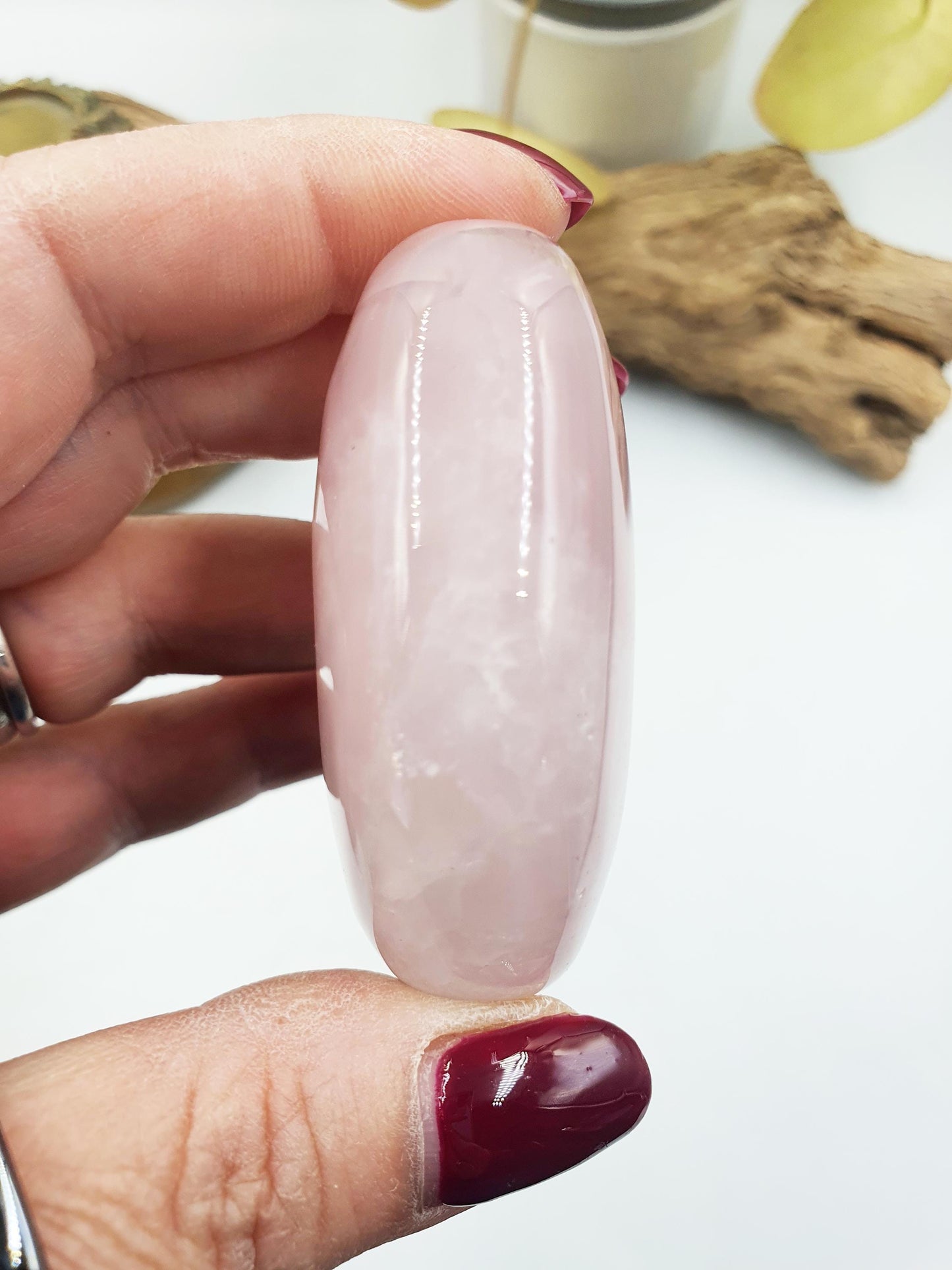 Beautiful Rose Quartz Palm with sparkly flashes / Rose Quartz Palm Stone / Meditation Crystal / Reiki Crystal Palm - 105g