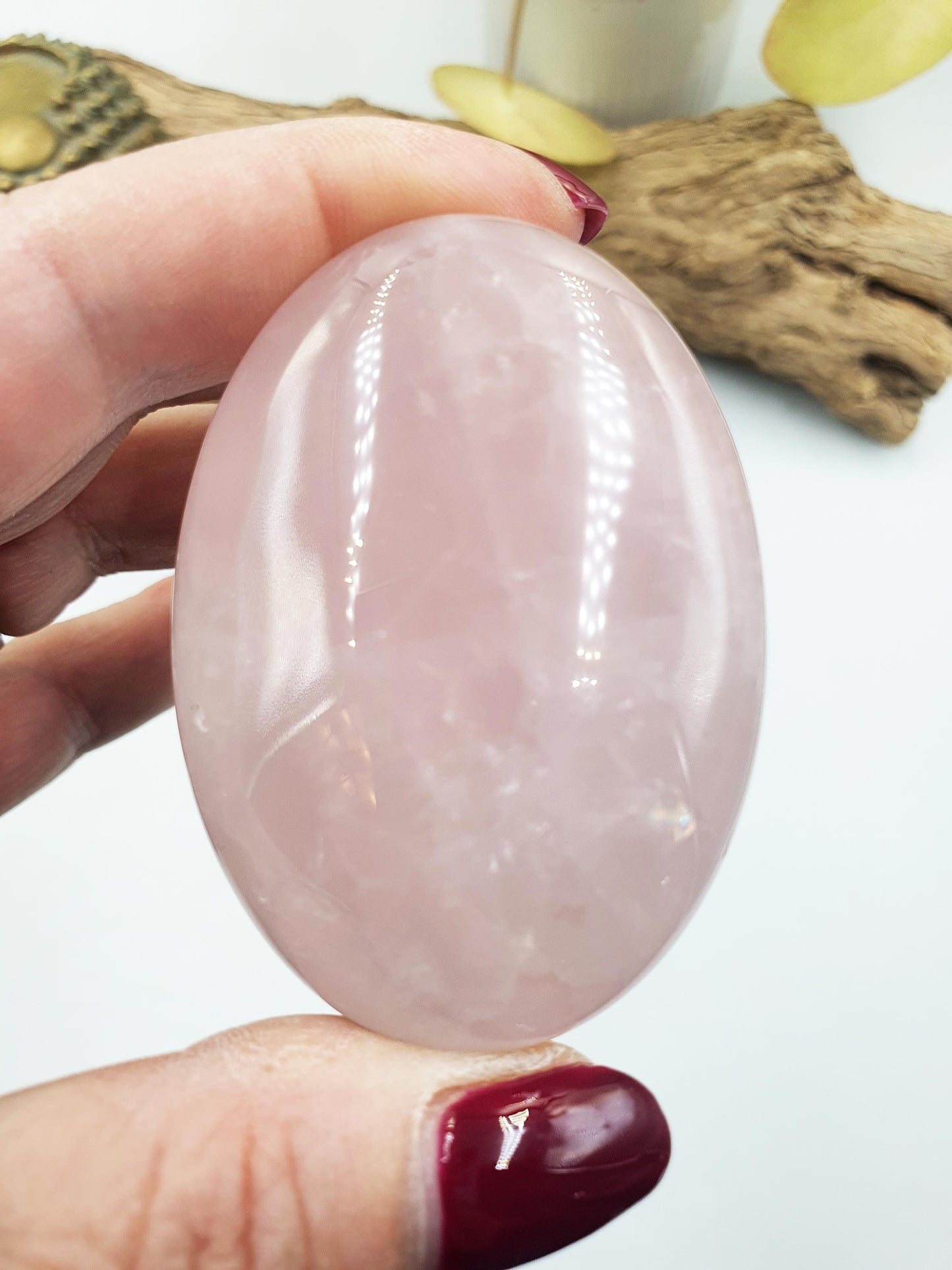 Beautiful Rose Quartz Palm with sparkly flashes / Rose Quartz Palm Stone / Meditation Crystal / Reiki Crystal Palm - 105g