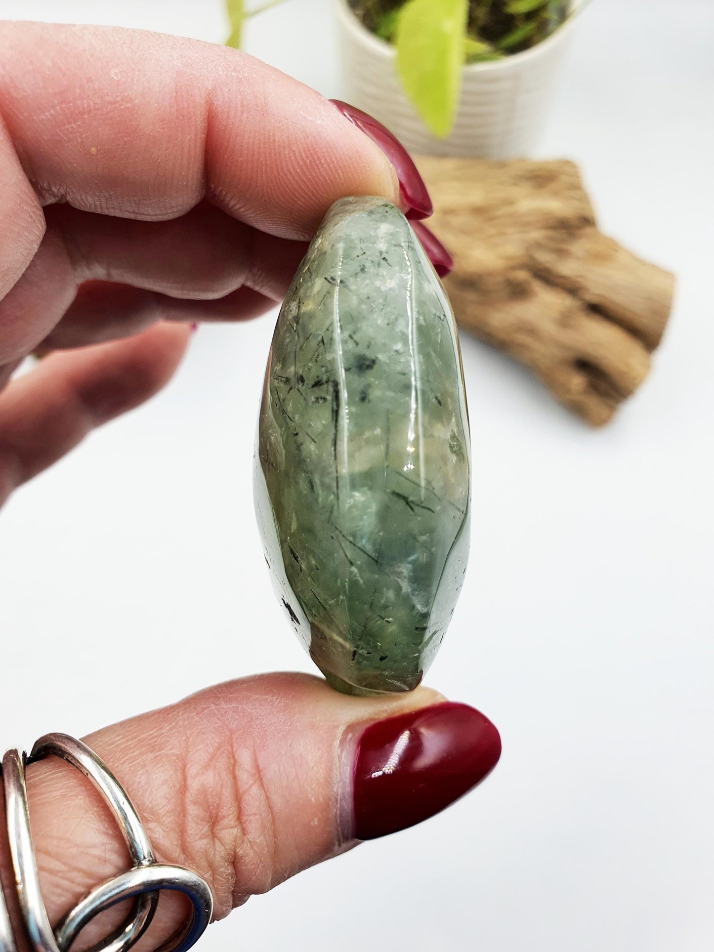 Pretty Prehnite Palm / Prehnite Palm Stone / Prehnite Pocket Stone / Palm Stones / Meditation Palm - 80g