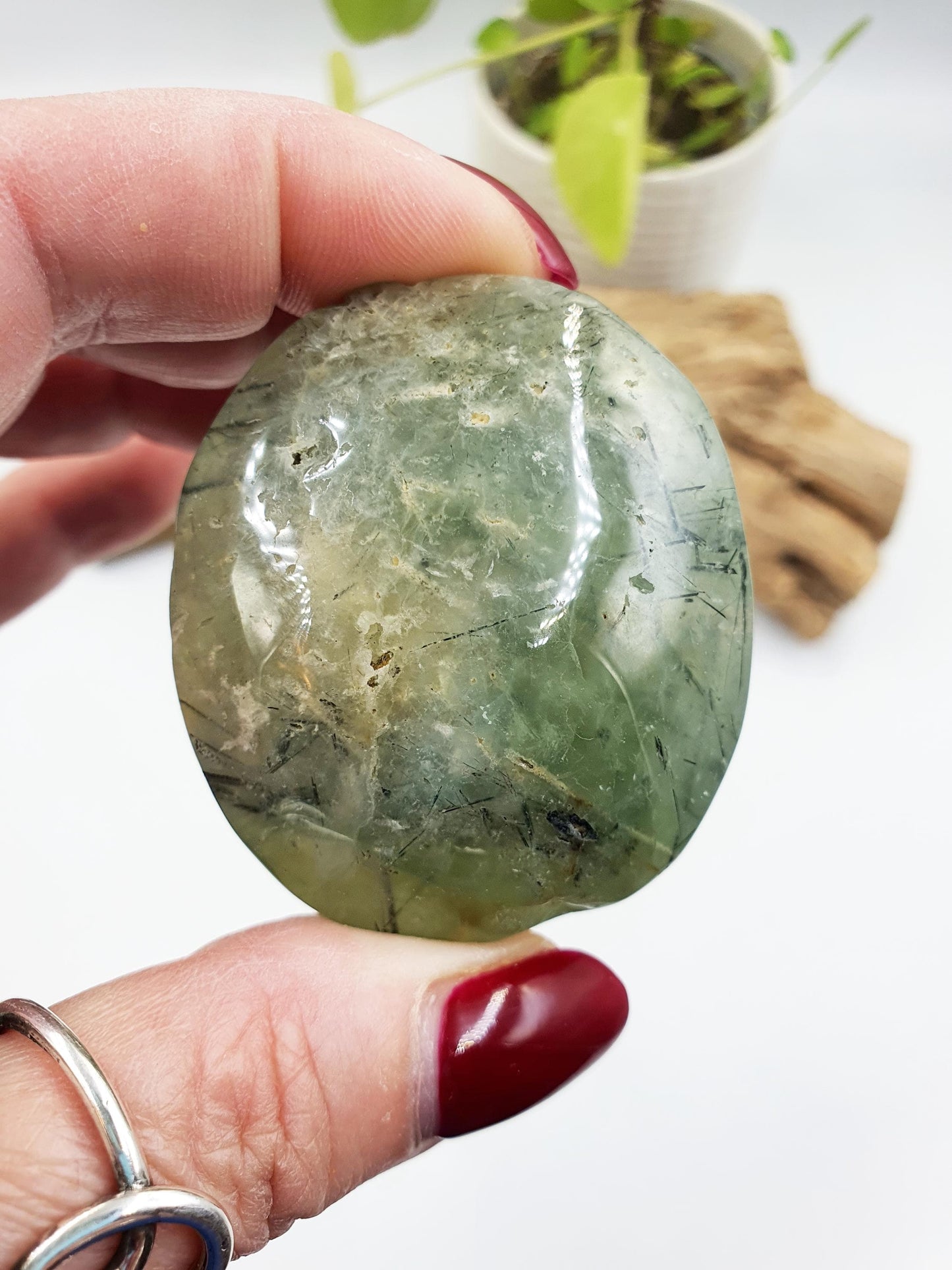 Pretty Prehnite Palm / Prehnite Palm Stone / Prehnite Pocket Stone / Palm Stones / Meditation Palm - 80g