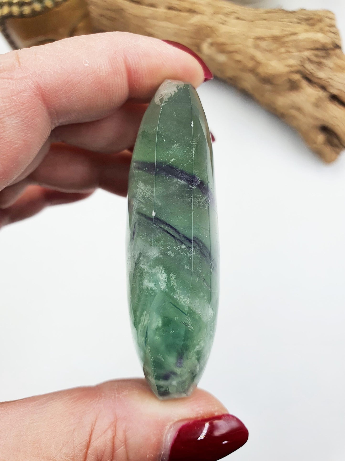 Pretty Fluorite Palm / Feather Fluorite Palm Stone / Fluorite Palmstone / Meditation Palm - 105g