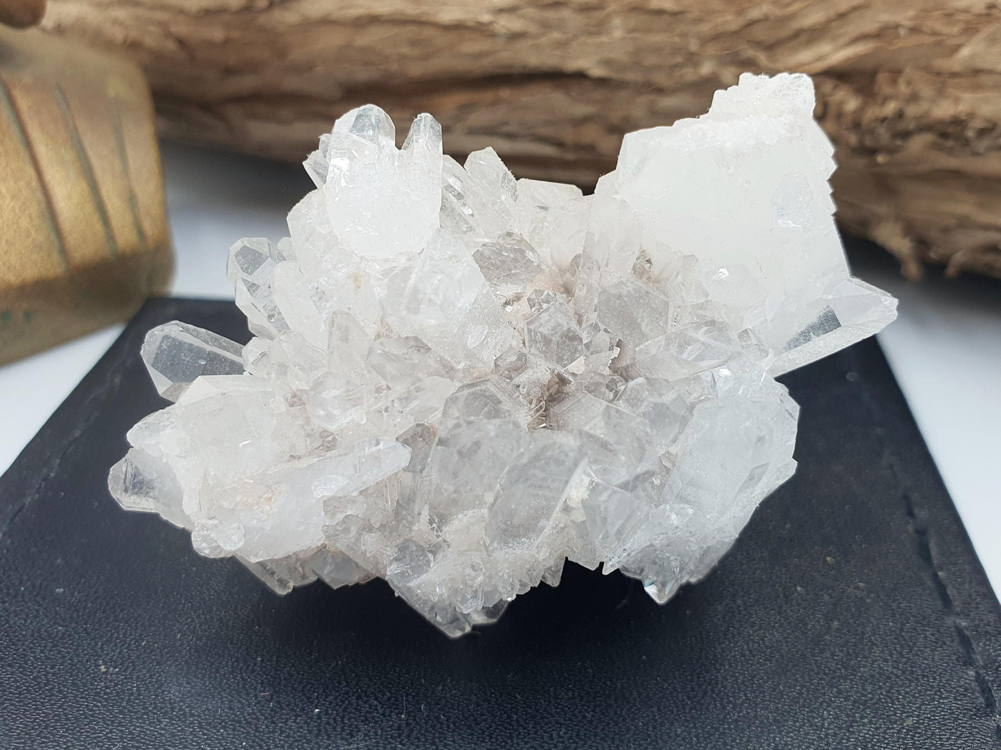 Cute Chrysanthemum Quartz Cluster / Raw Quartz Cluster / Mini Quartz Cluster - 88g