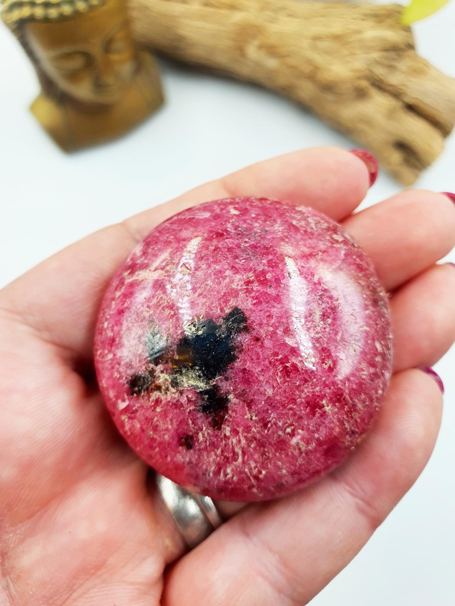 Round Rhodonite Palm Stone / Rhodonite Palm / Pocket Crystal / Meditation Palm / Reiki Crystal Palm - 95g