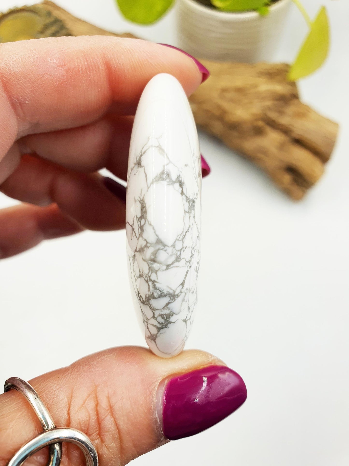 Beautiful Howlite Palm / Howlite Palm Stone / Pocket Crystal / Meditation Palm / Howlite Reiki Crystal - 45g