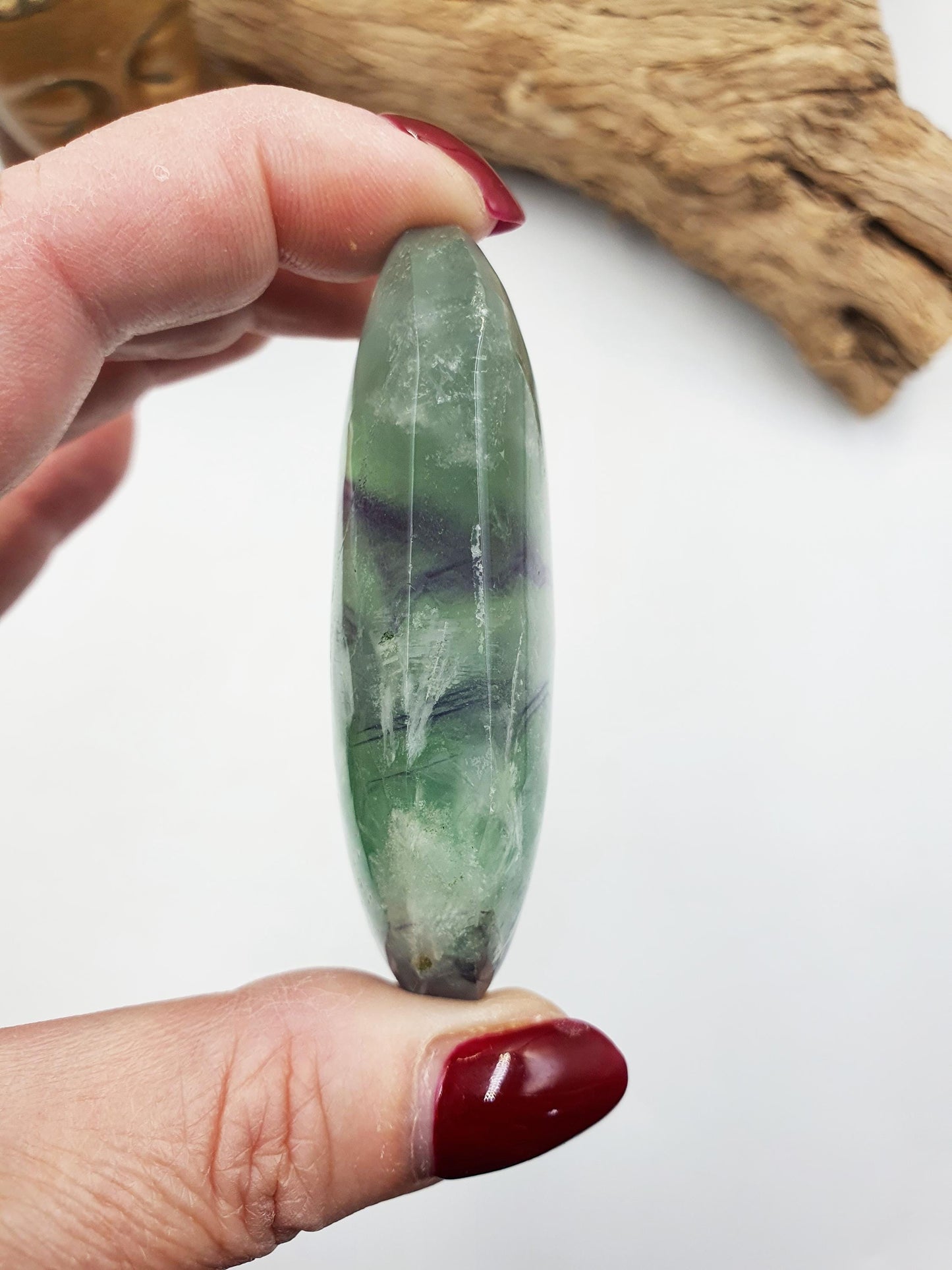 Pretty Fluorite Palm / Feather Fluorite Palm Stone / Fluorite Palmstone / Meditation Palm - 105g