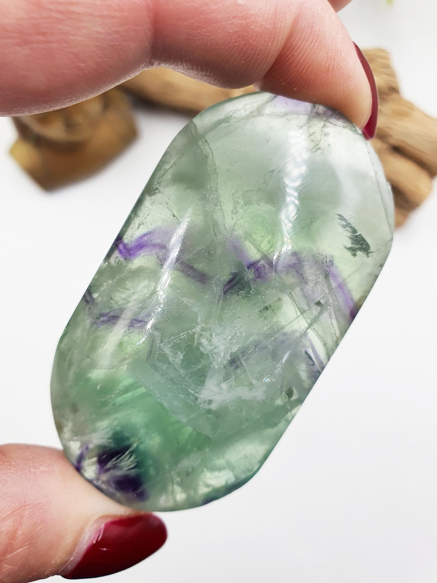 Pretty Fluorite Palm / Feather Fluorite Palm Stone / Fluorite Palmstone / Meditation Palm - 105g