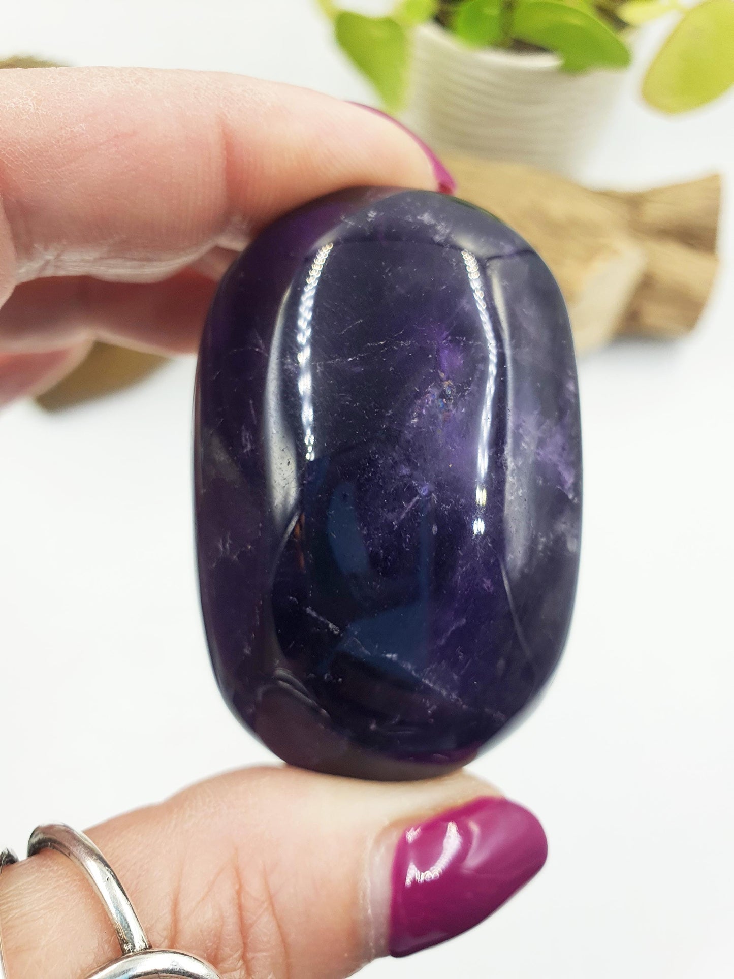Amethyst Palm Stone - Calming & Spiritual Healing Crystal - 85g