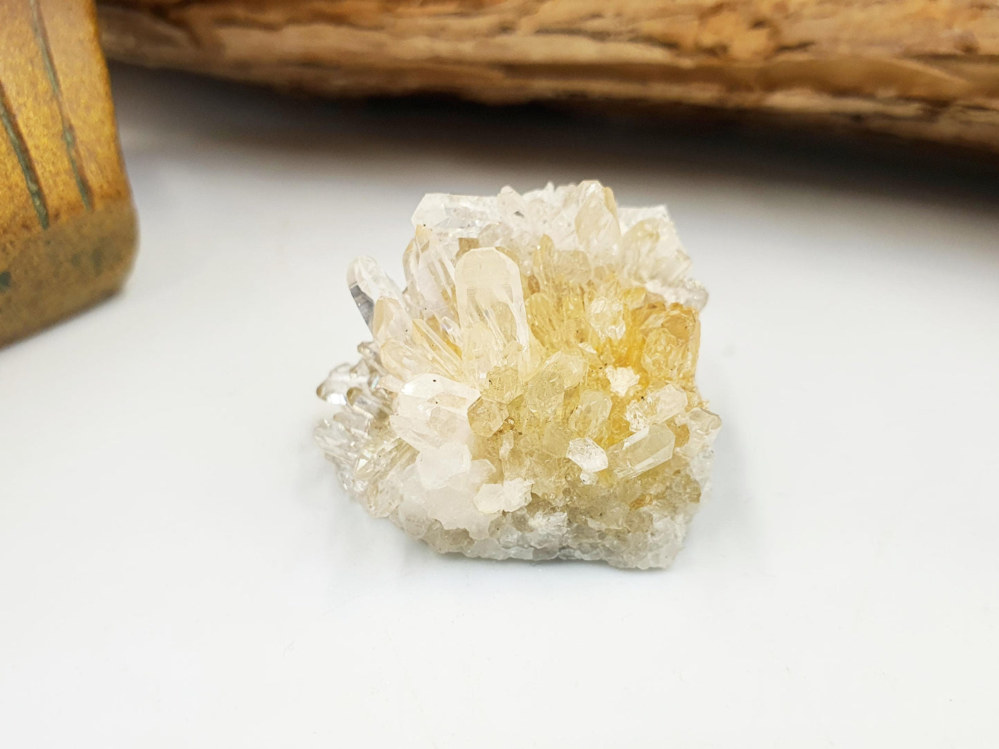 Cute Tiny Chrysanthemum Quartz Cluster / Raw Quartz Cluster / Mini Quartz Cluster - 17g