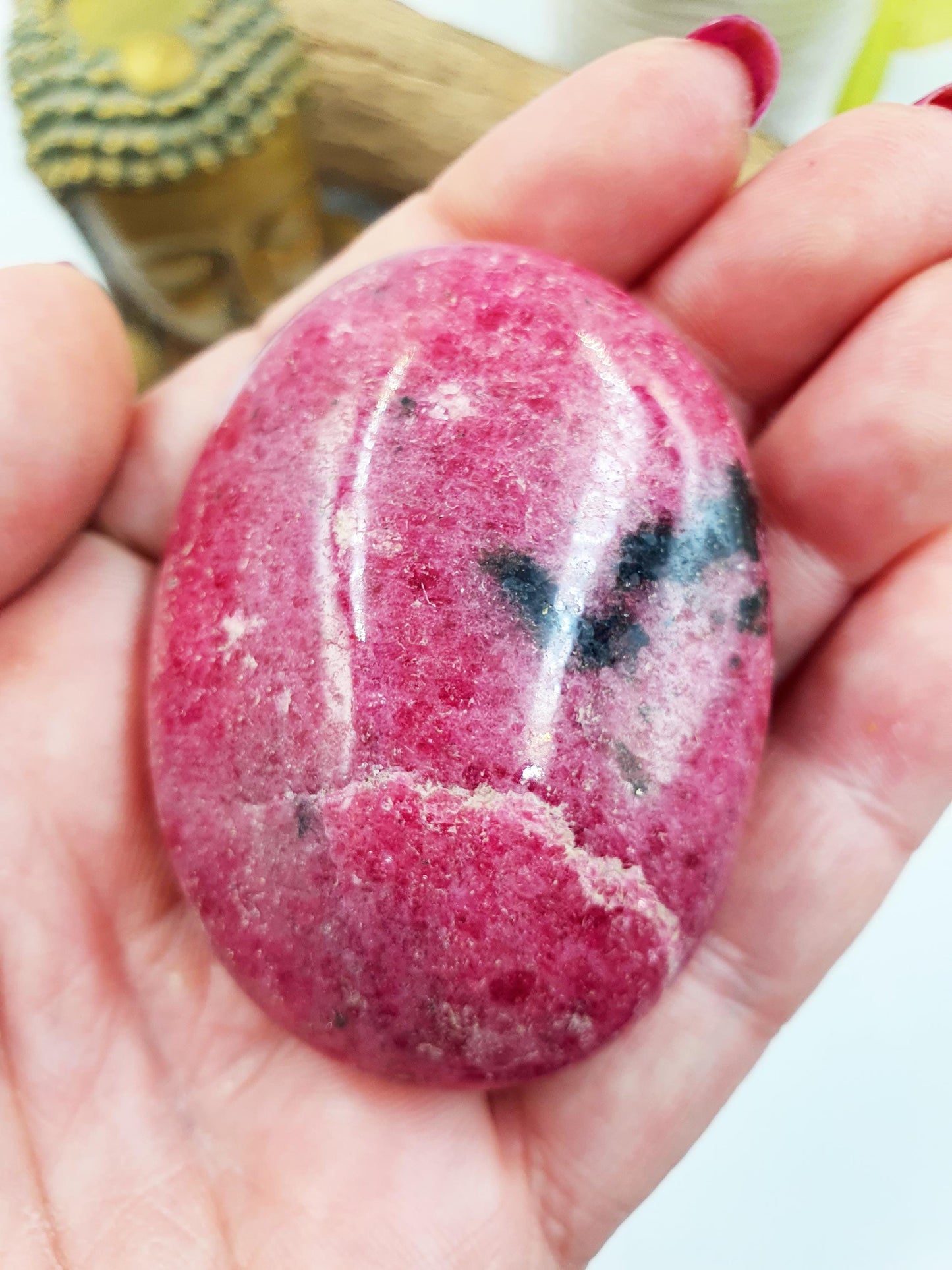 Rhodonite Palm Stone - Emotional Healing & Heart Chakra Crystal - 140g