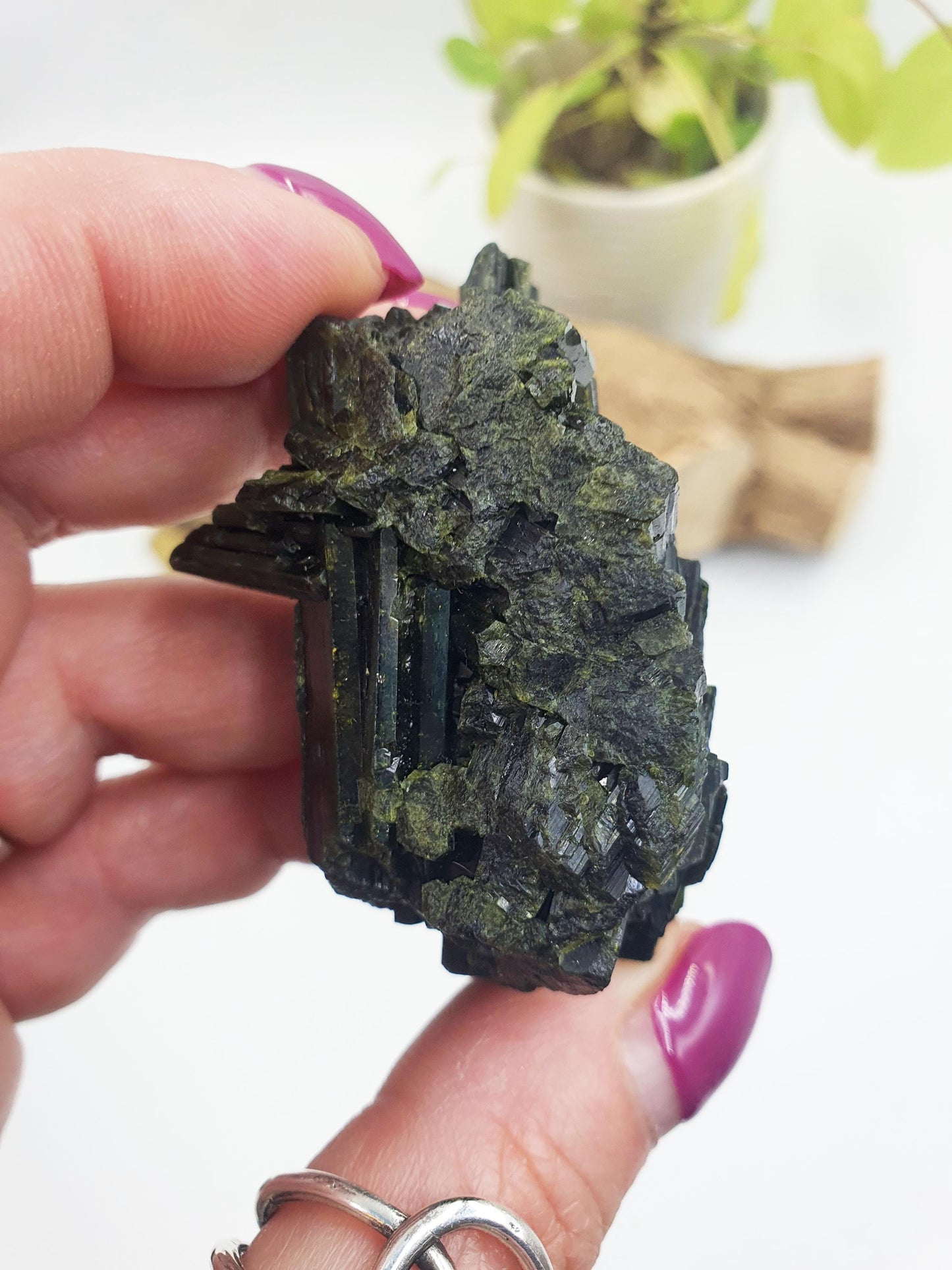 Raw Epidote Crystal Specimen - Growth & Transformation Healing Crystal - 55g