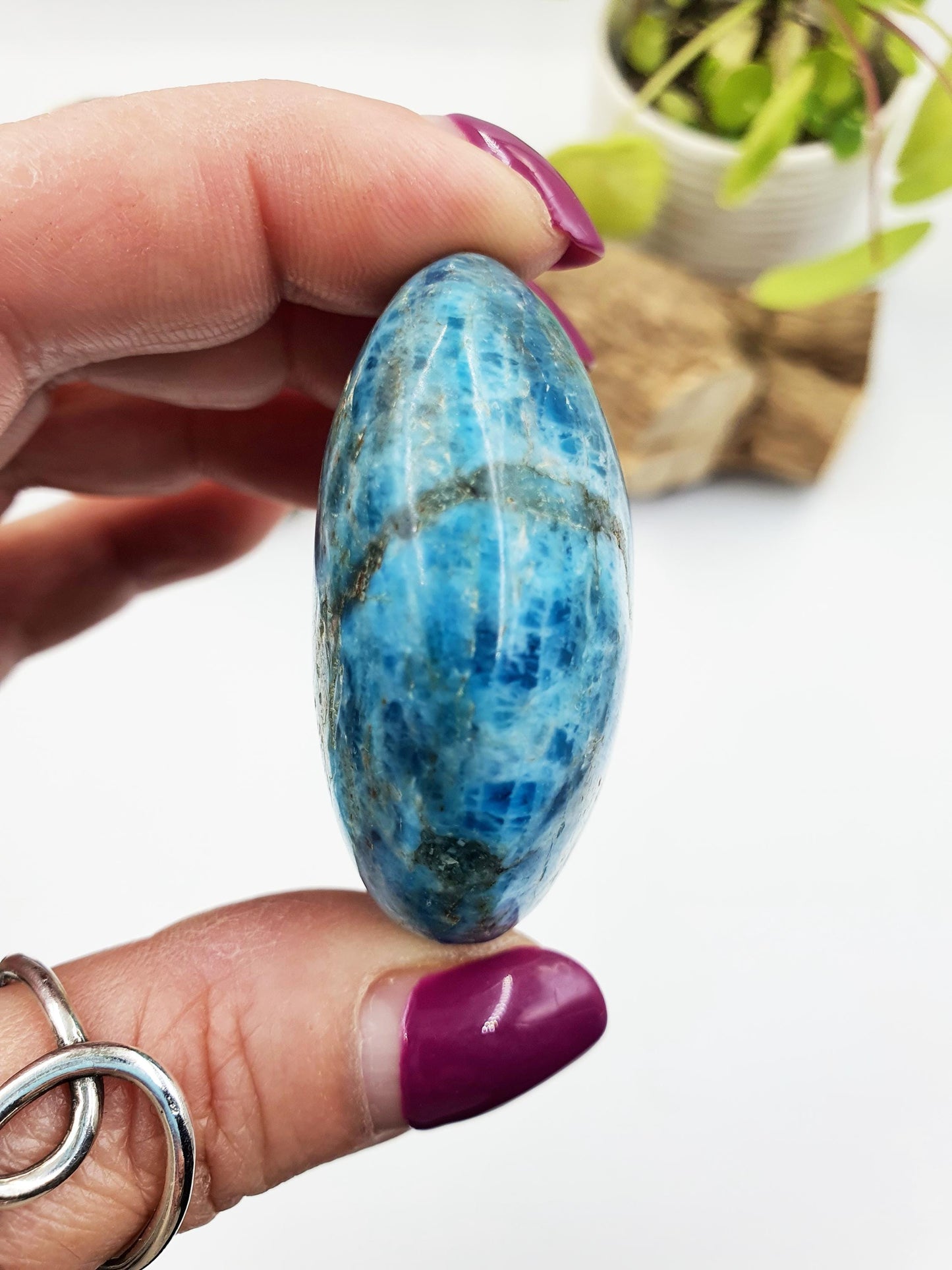 Blue Apatite Palm Stone - Motivation & Focus Healing Crystal - 90g