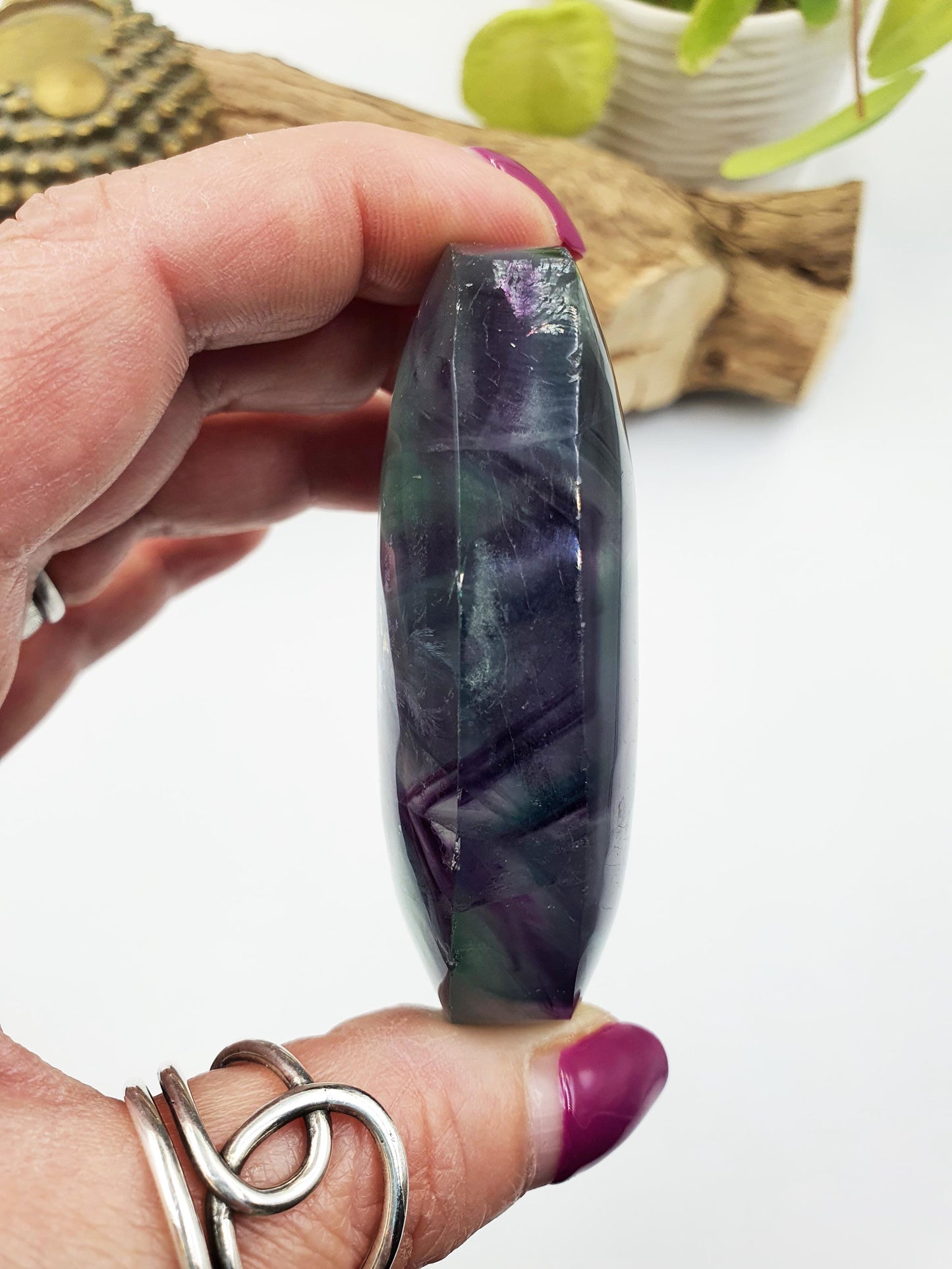 Fluorite Palm Stone with rainbows - Focus and Clarity Healing Crystal - 155g