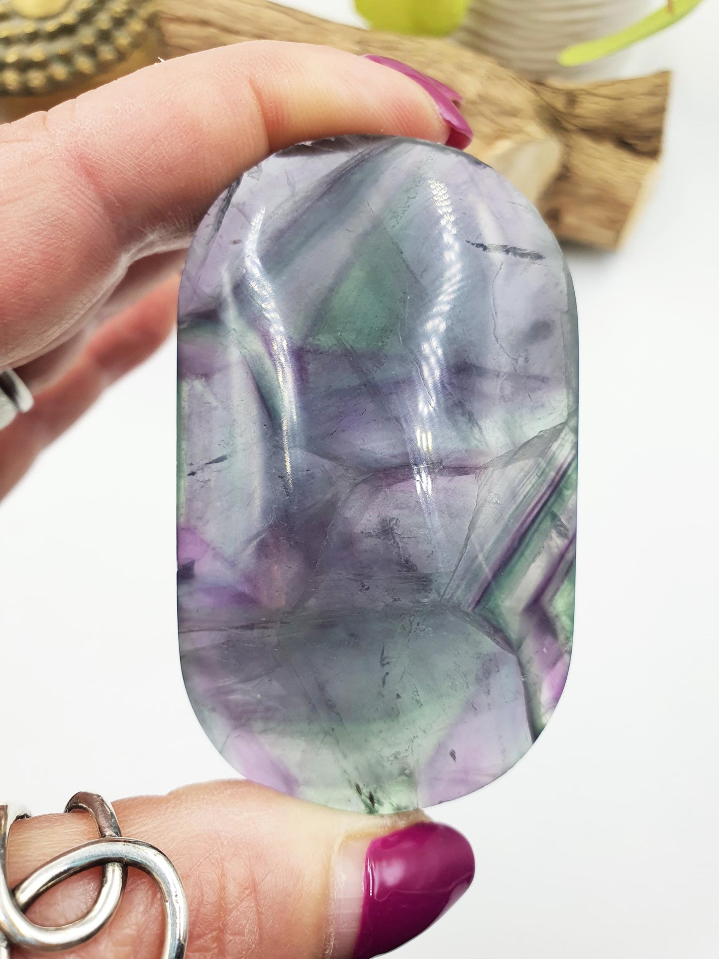 Fluorite Palm Stone with rainbows - Focus and Clarity Healing Crystal - 155g