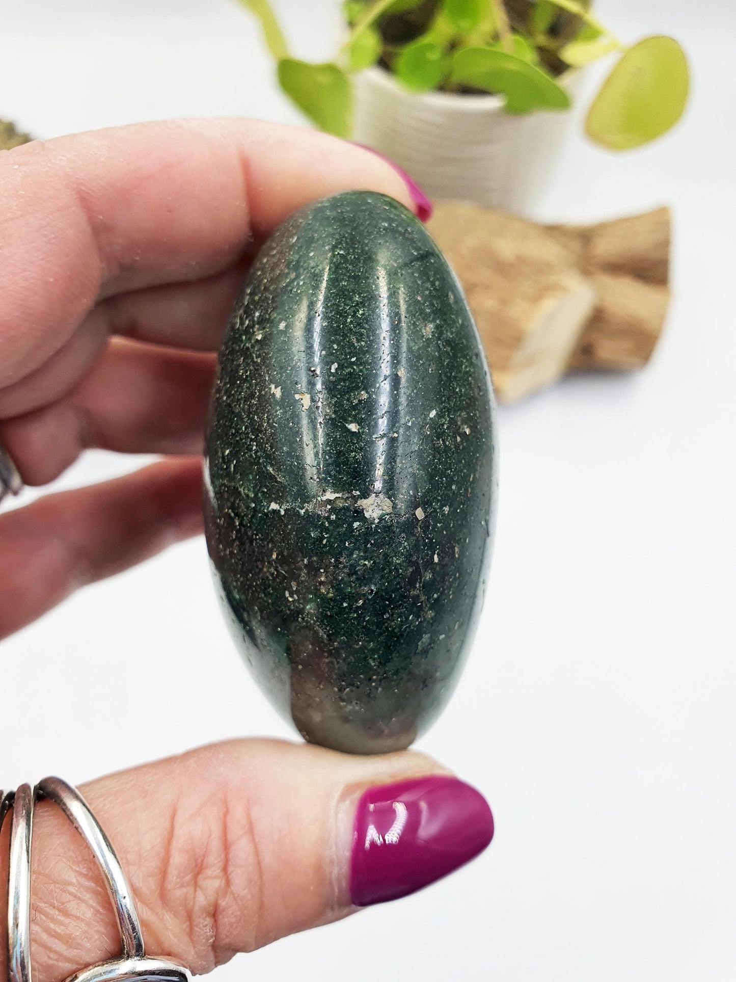 Green Fuchsite Palm Stone - Heart Chakra & Emotional Healing Crystal - 145g
