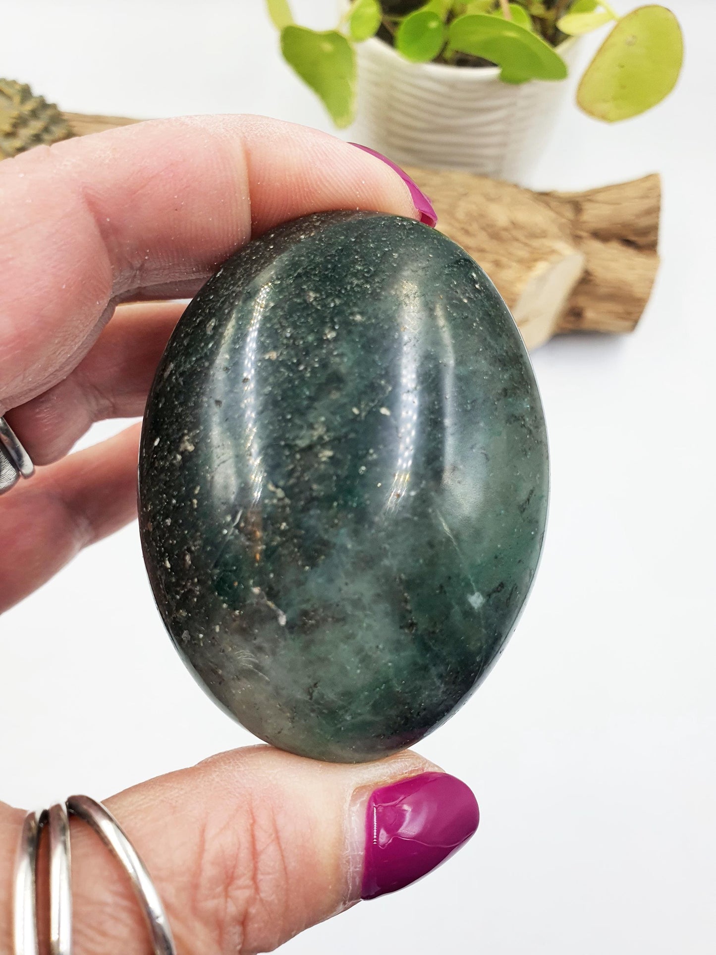 Green Fuchsite Palm Stone - Heart Chakra & Emotional Healing Crystal - 145g