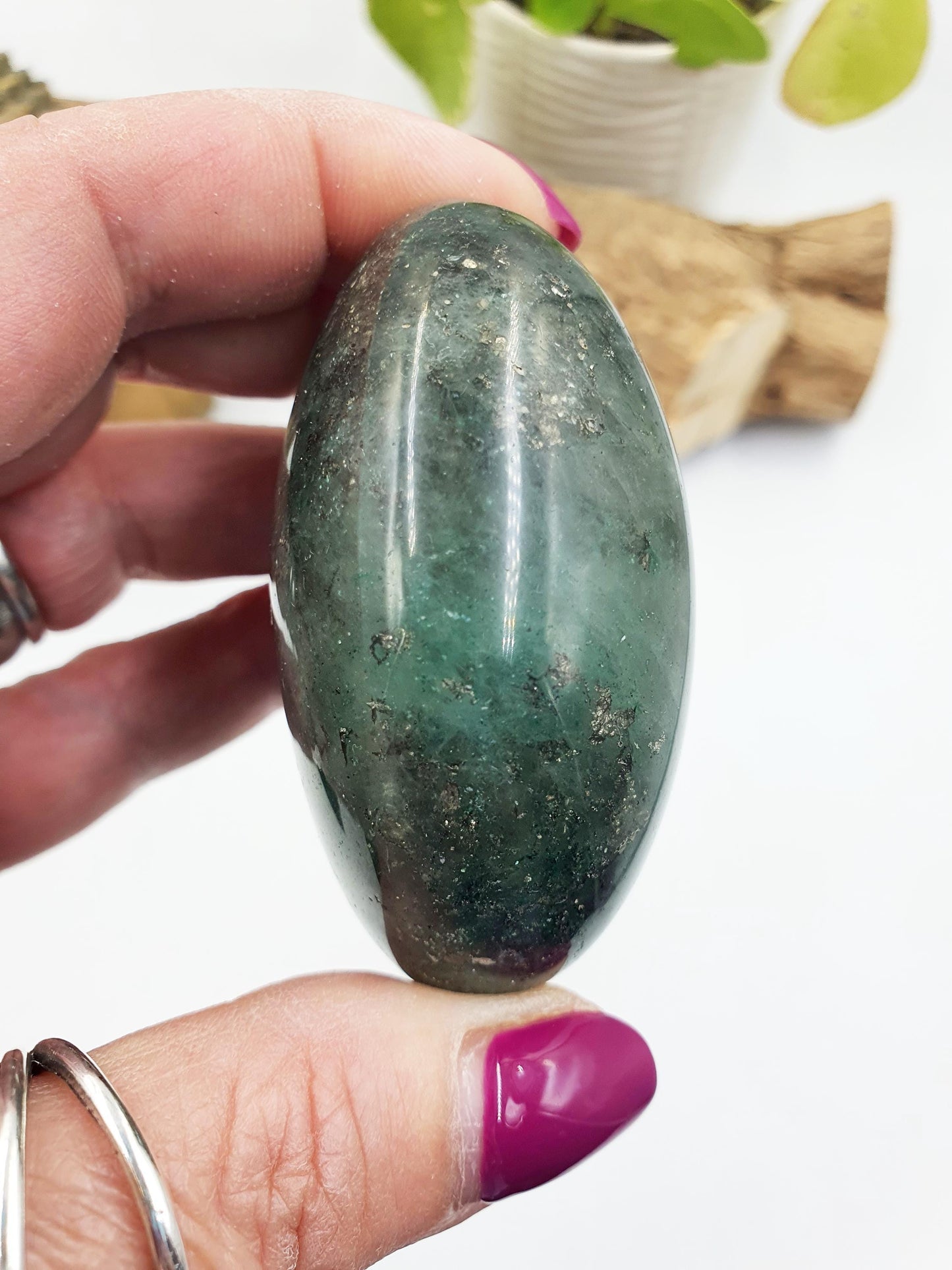 Green Fuchsite Palm Stone - Heart Chakra & Emotional Healing Crystal - 145g