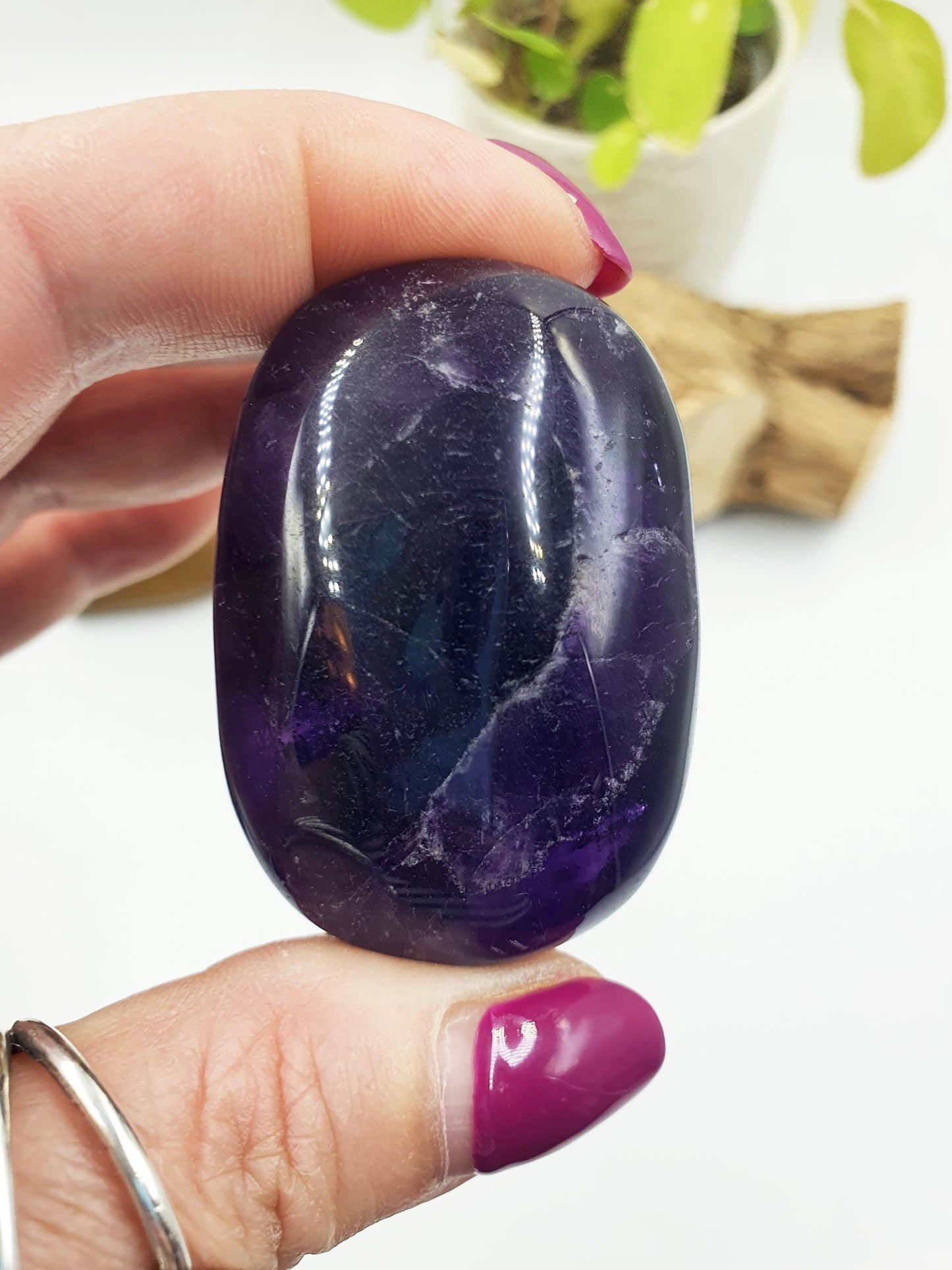 Amethyst Palm Stone - Calming & Spiritual Healing Crystal - 75g