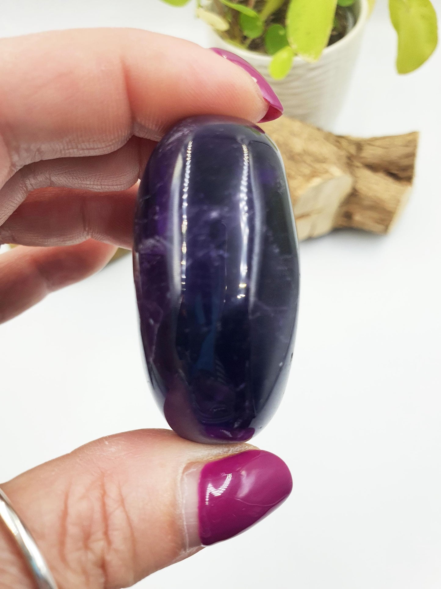 Amethyst Palm Stone - Calming & Spiritual Healing Crystal - 75g