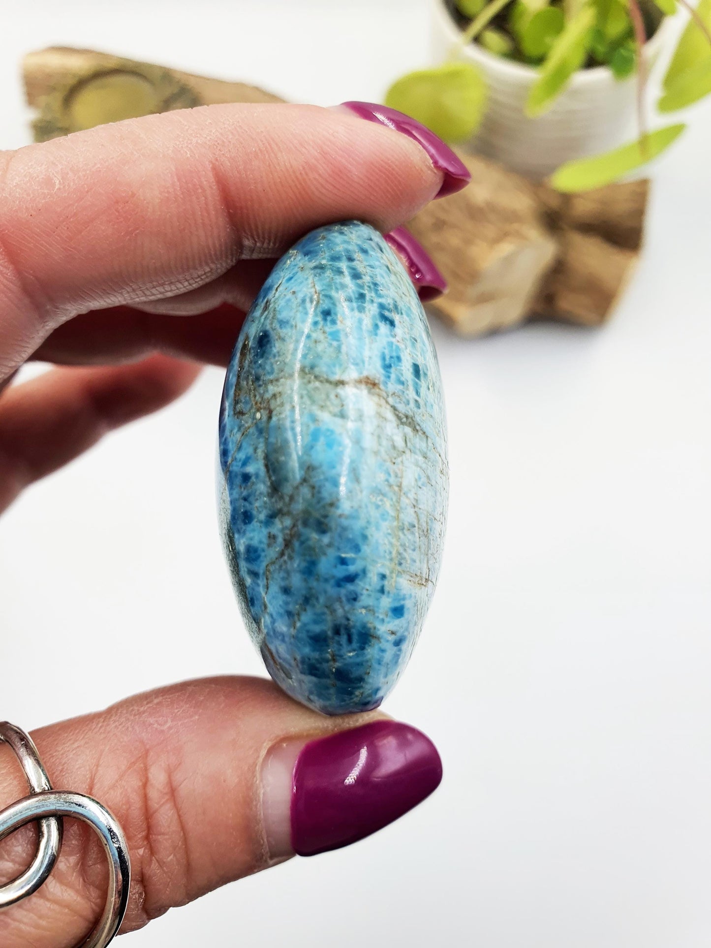 Blue Apatite Palm Stone - Motivation & Focus Healing Crystal - 90g