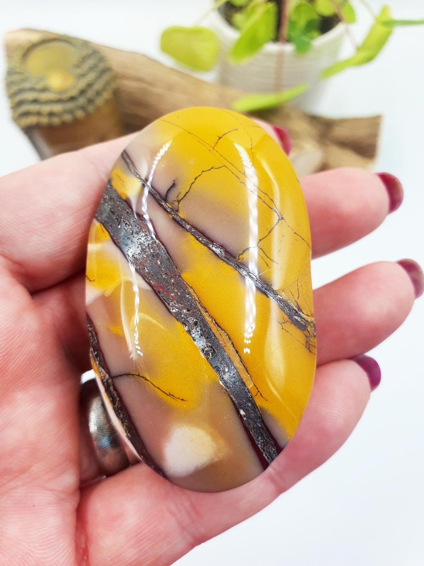 Mookaite Jasper Palm Stone - Grounding and Vitality Healing Crystal - 80g
