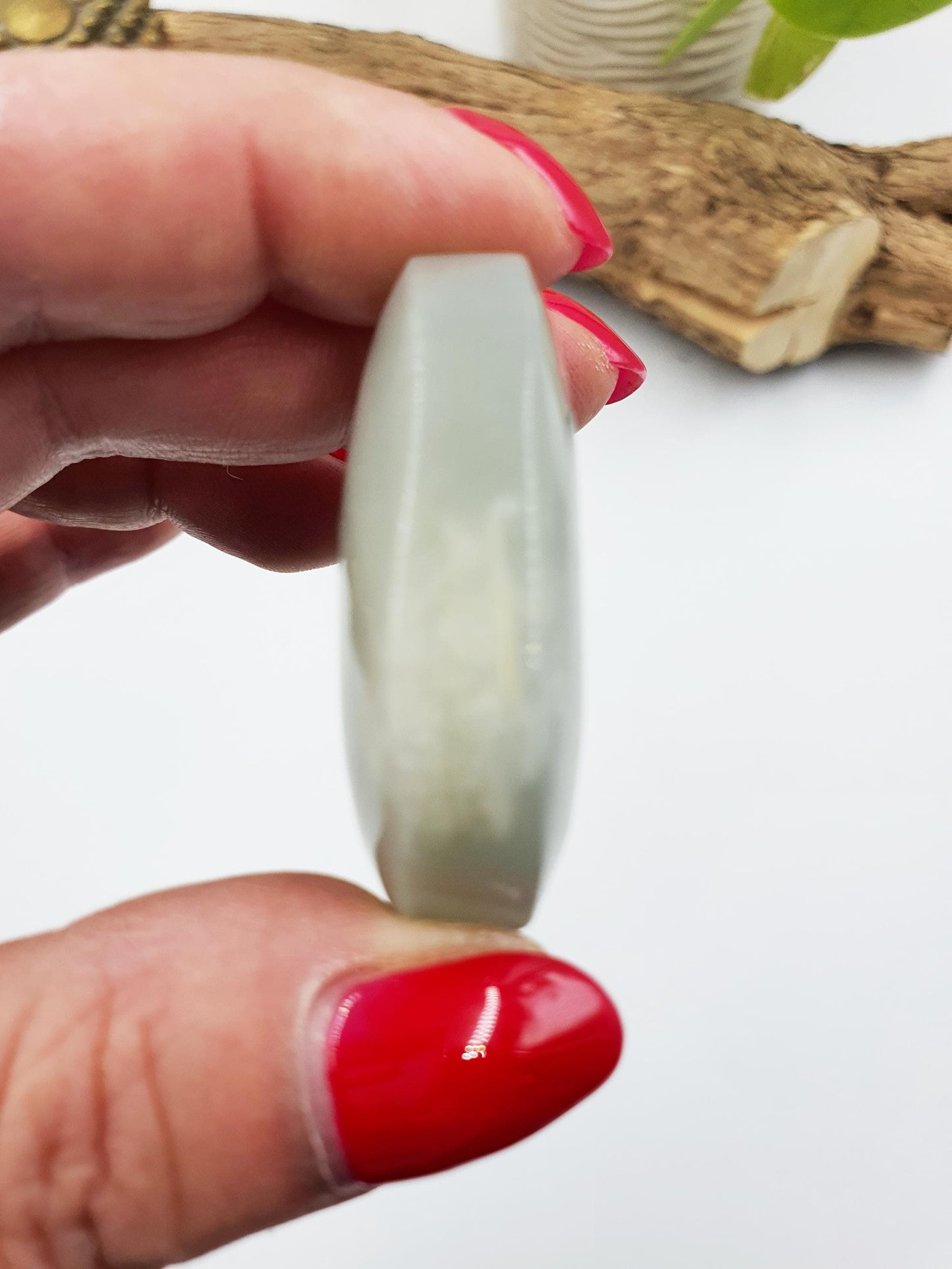Green Moonstone Palm - Heart Chakra & Emotional Balance Healing Crystal - 40g