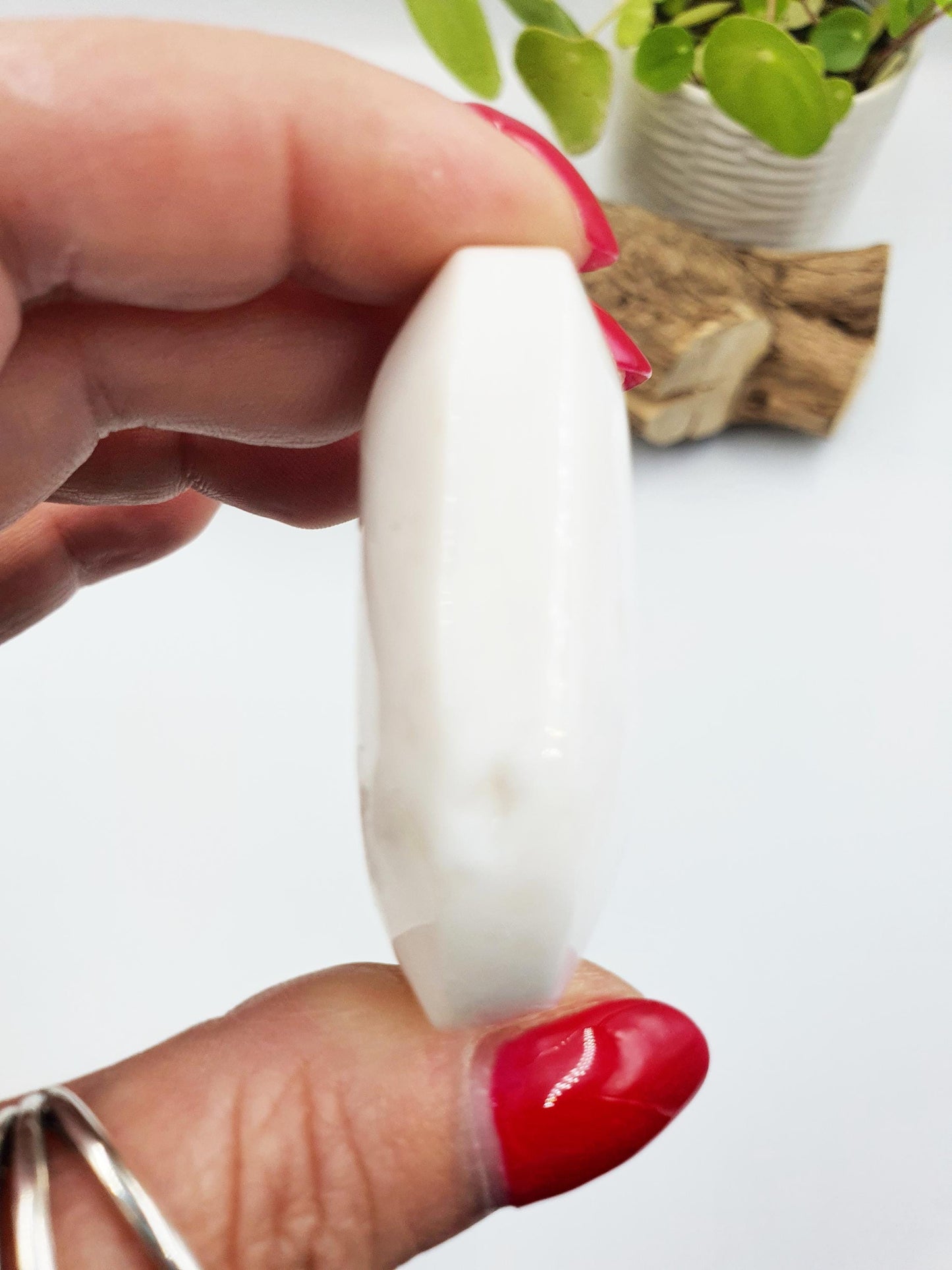 White Agate Drusy Palm Stone - Calming & Cleansing Healing Crystal - 60g