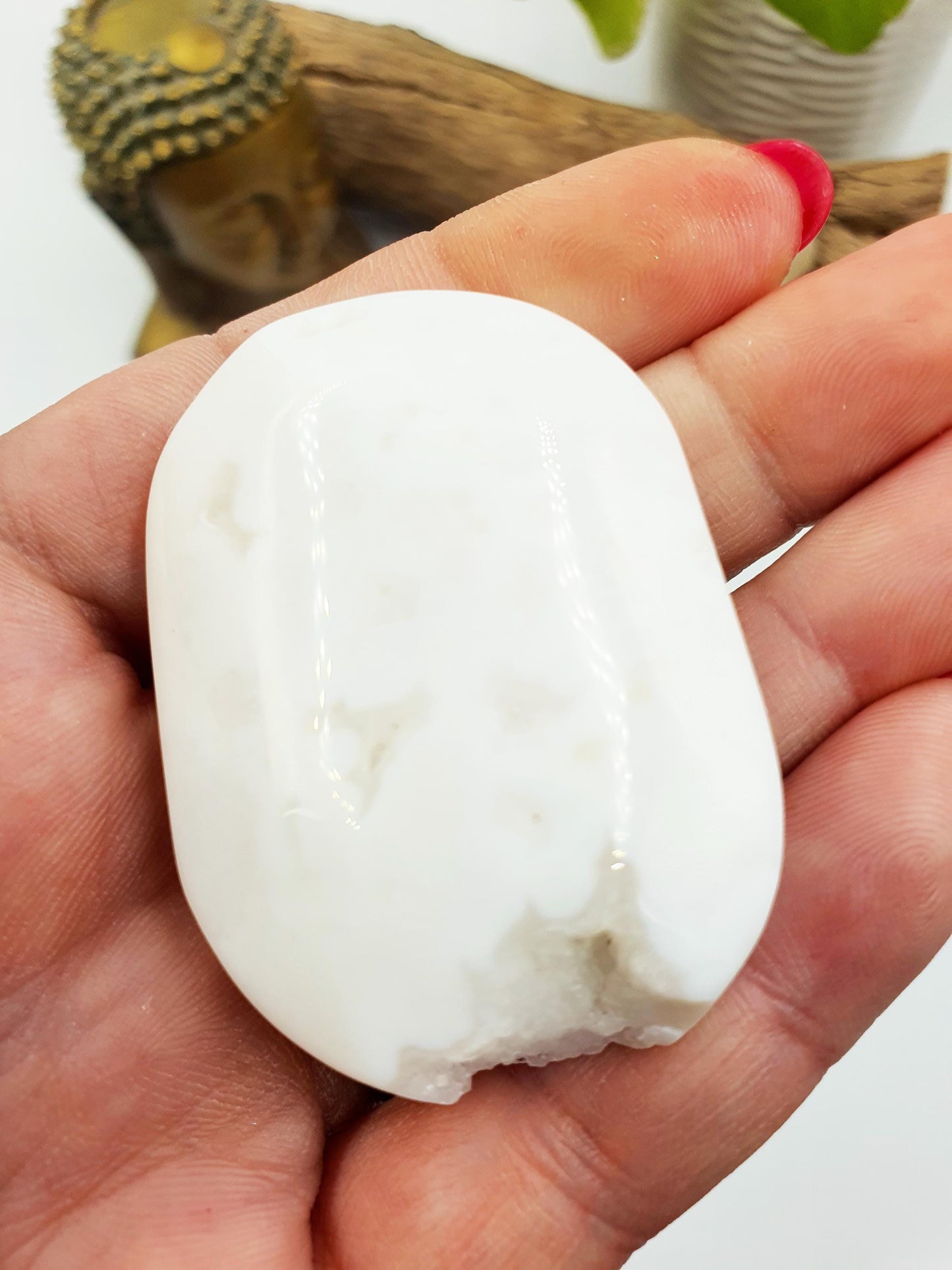 White Agate Drusy Palm Stone - Calming & Cleansing Healing Crystal - 60g