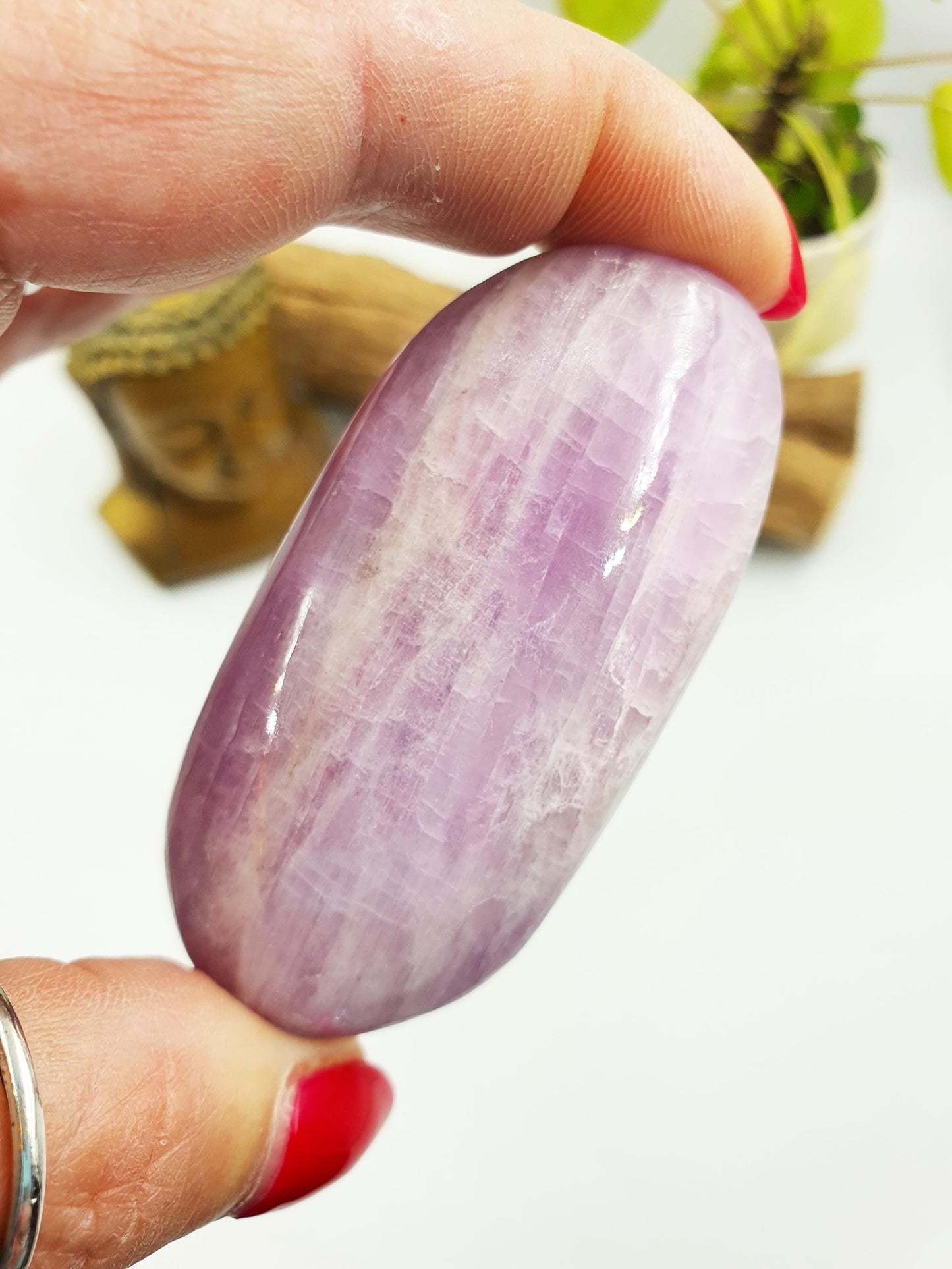 Kunzite Crystal Palm Stone - Heart Chakra & Emotional Healing Crystal - 100g