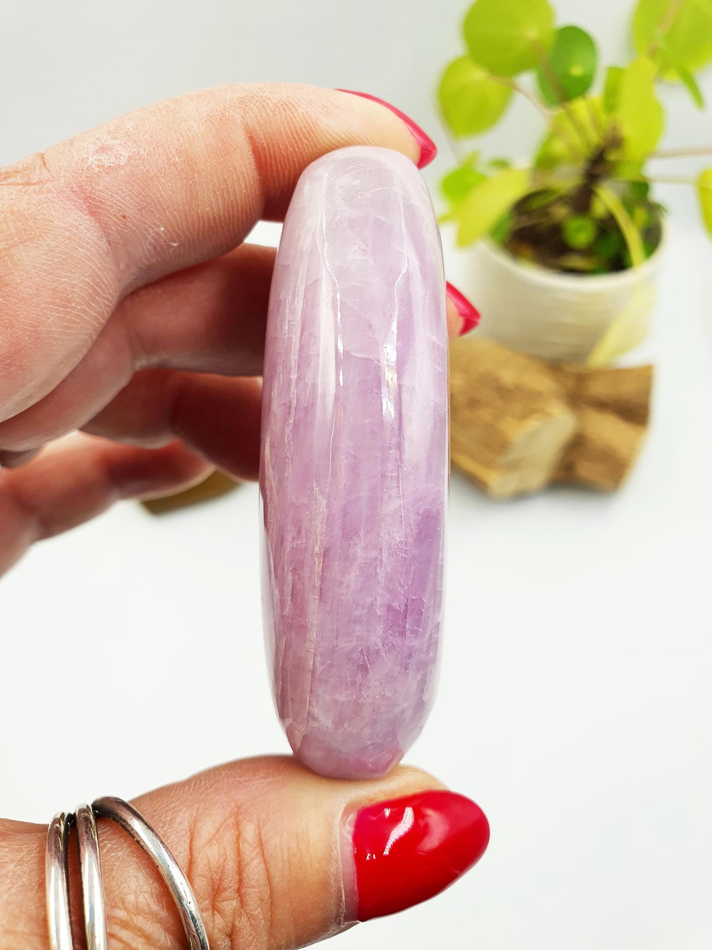 Kunzite Crystal Palm Stone - Heart Chakra & Emotional Healing Crystal - 100g