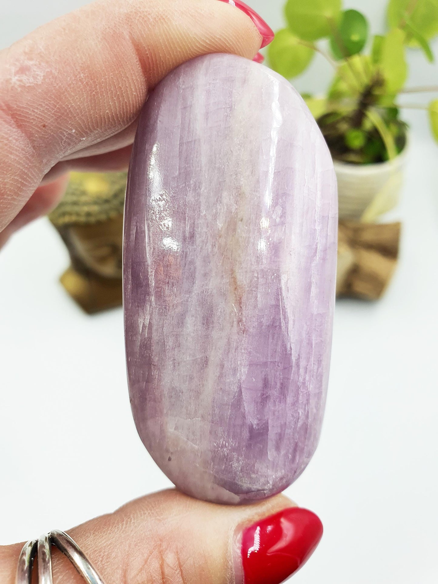 Kunzite Crystal Palm Stone - Heart Chakra & Emotional Healing Crystal - 100g