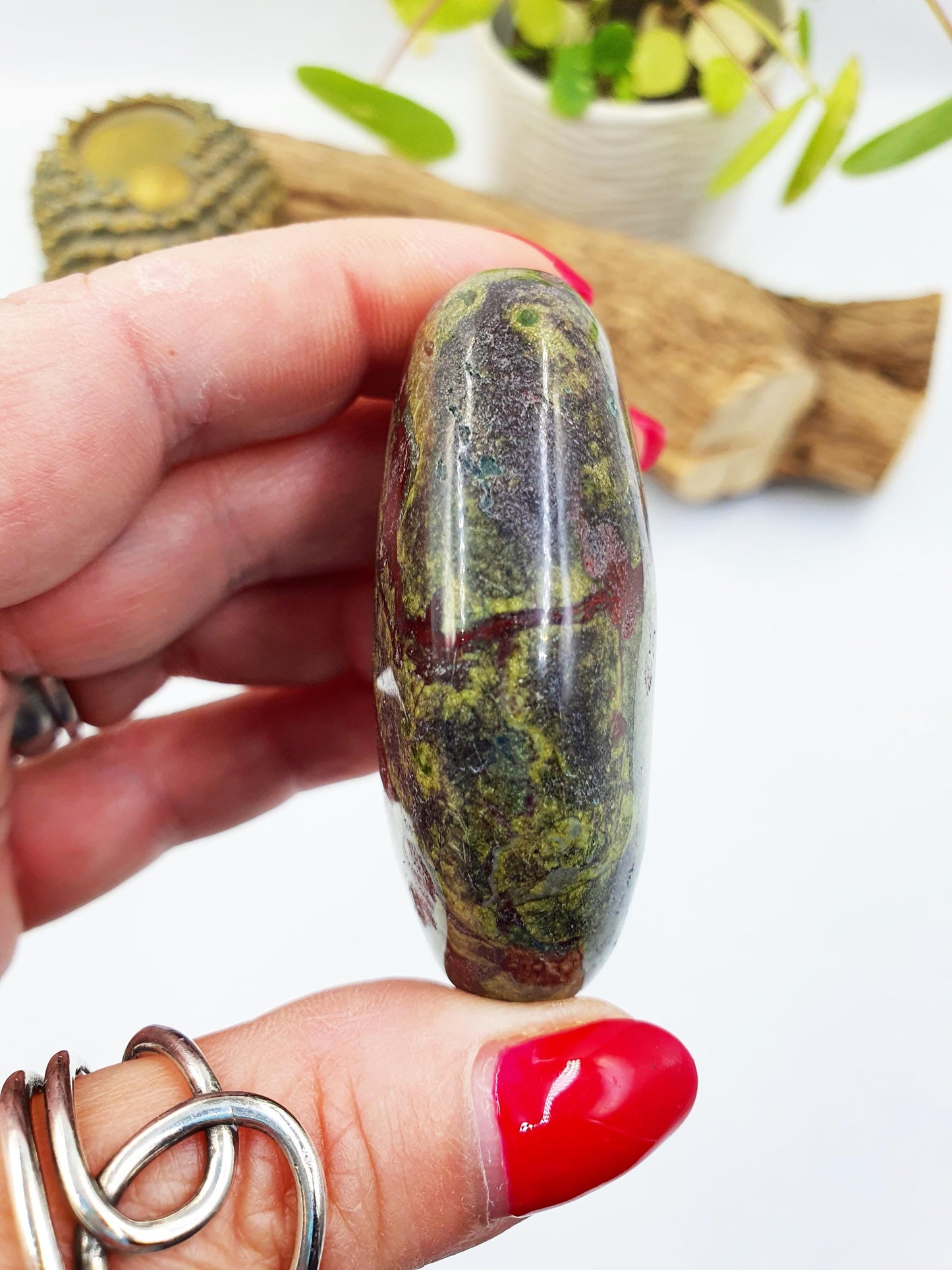Dragon's Blood Palm Stone - Courage & Vitality Healing Crystal, 110g