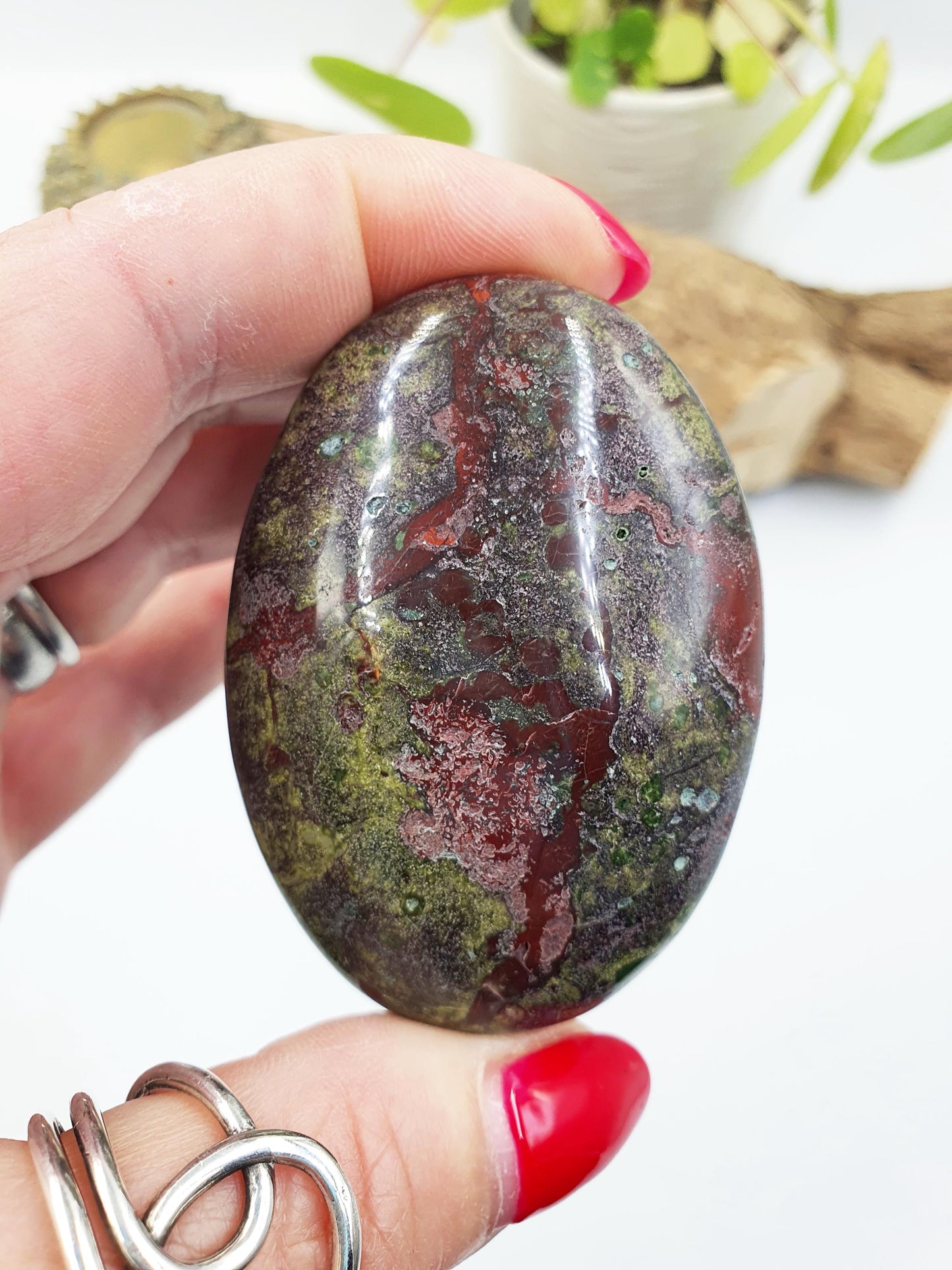 Dragon's Blood Palm Stone - Courage & Vitality Healing Crystal, 110g