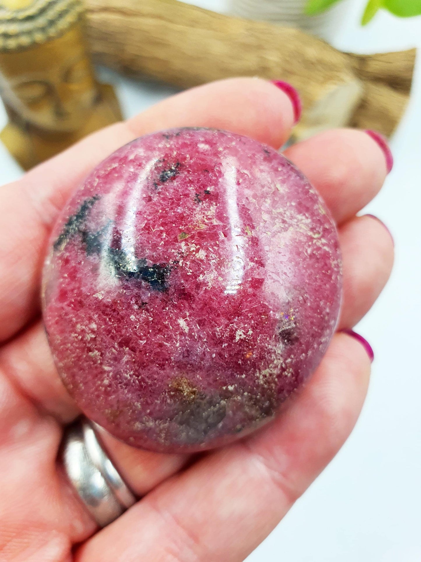 Rhodonite Palm Stone - Emotional Healing & Heart Chakra Crystal - 80g