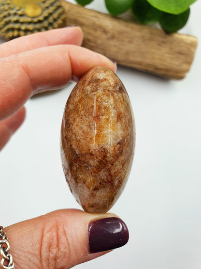 Large Thousand Layers (Lodolite) Palm - Garden Quartz Palmstone