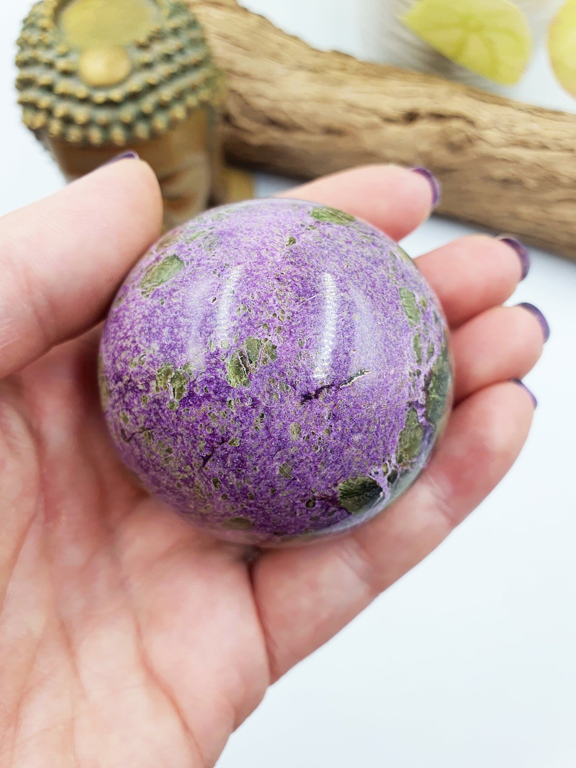 Stichtite Sphere