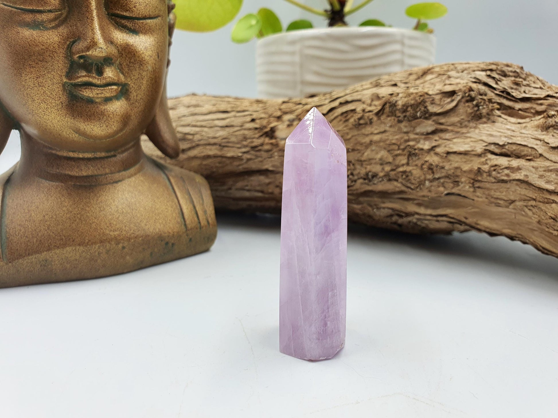flashy Kunzite Point