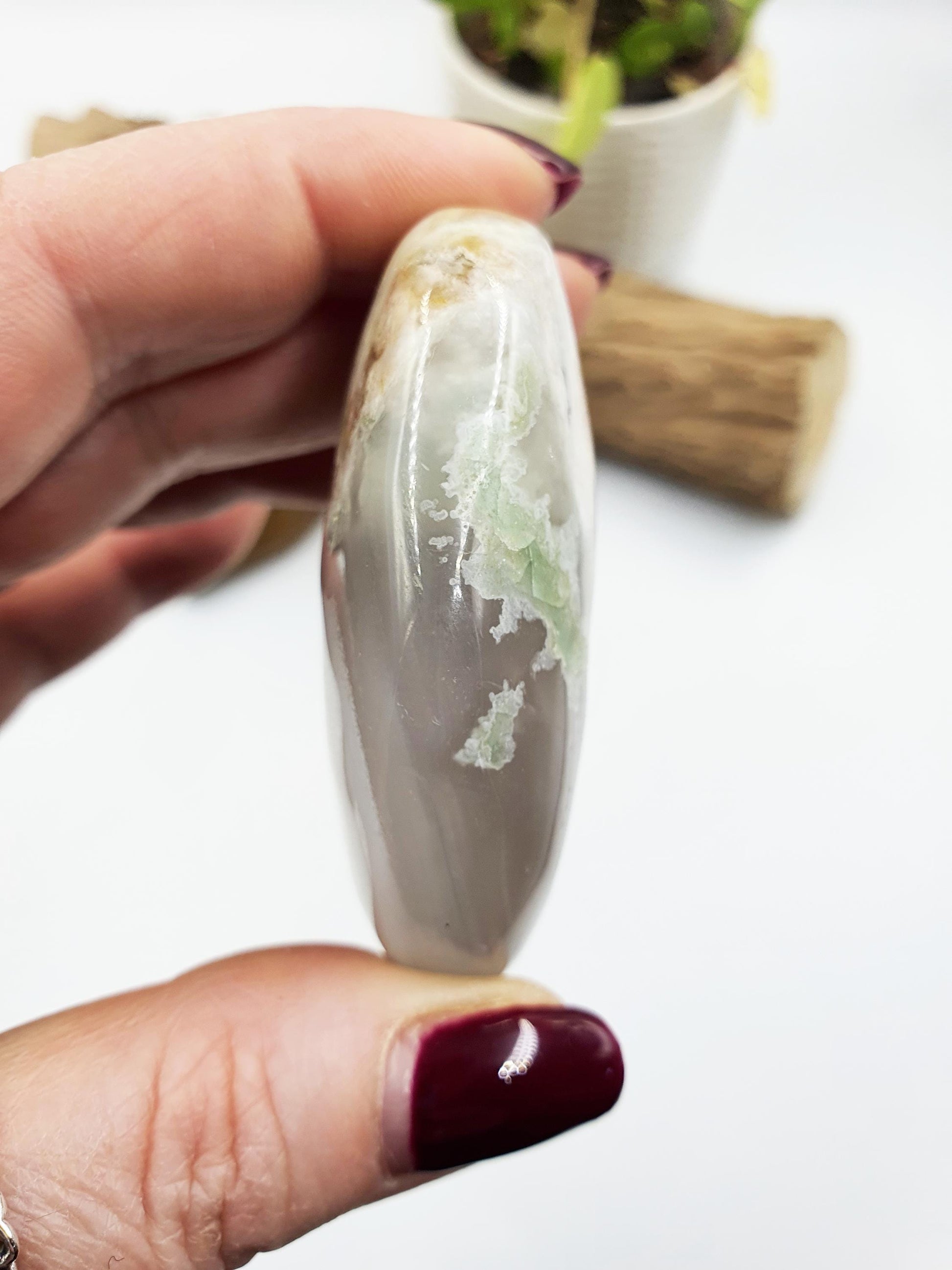 Green Flower Agate Palm