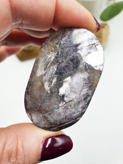 Purple Mica Palm / Purple Mica Palm Stone / Lepidolite Palm / Pocket Crystal / Meditation Palm - 40g