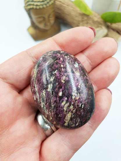 Cute Little Plum Tourmaline Palm / Plum Blossom Tourmaline Palm Stone / Pocket Stone / Meditation Palm - 55g