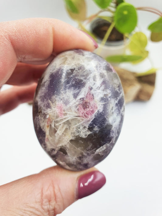 Large Unicorn Stone Palm / Unicorn Palm Stone / Pegmatite Palm / Pocket Crystal / Meditation Palm / Reiki Crystal Palm - 110g