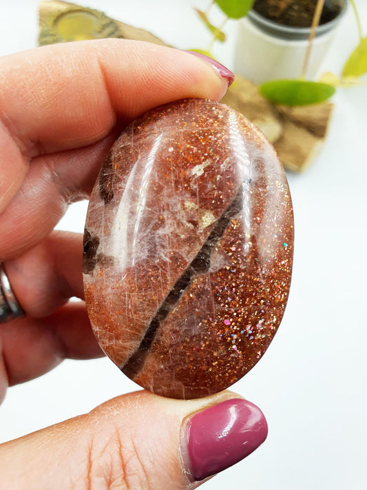 High Grade Super Flashy Sunstone Palm / Sunstone Palm Stone / Sunstone Palm / Meditation Palm / Reiki Crystal Palm - 65g