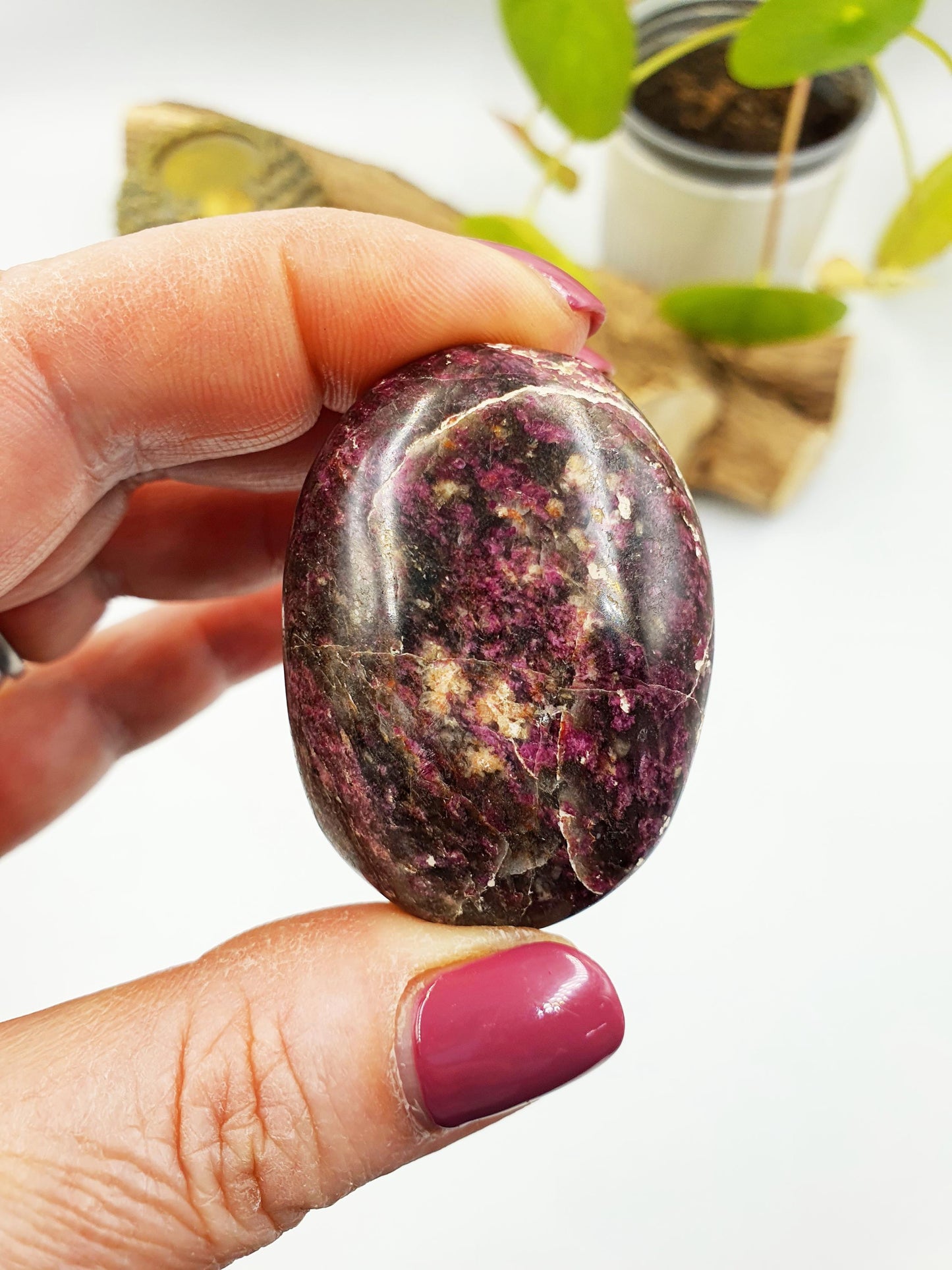 Cute Little Plum Tourmaline Palm / Plum Blossom Tourmaline Palm Stone / Pocket Stone / Meditation Palm - 55g