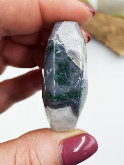 Drusy Moss Agate Palm / Moss Agate Palm Stone / Meditation Palm / Reiki Crystal Palm - 50g