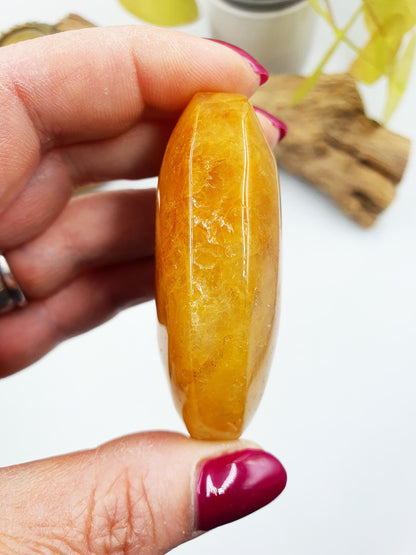 Beautiful Golden Healer Palm / Golden Healer Palm Stone / Hematoid Palm / Reiki Crystal Palm / Meditation Palm - 90g
