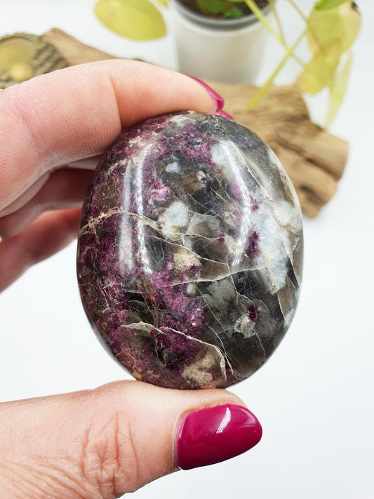 Large Plum Tourmaline Palm / Plum Blossom Tourmaline Palm Stone / Pocket Stone / Meditation Palm - 135g