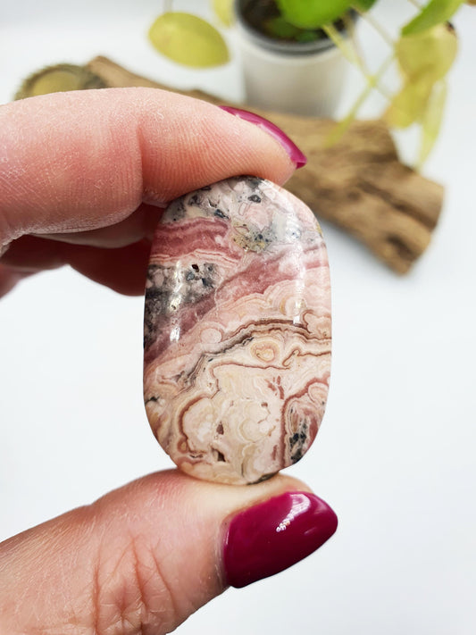 High Grade Rhodochrosite Palm / Rhodochrosite Palm Stone / Rhodochrosite Meditation Crystal / Reiki Crystal Palm - 35g