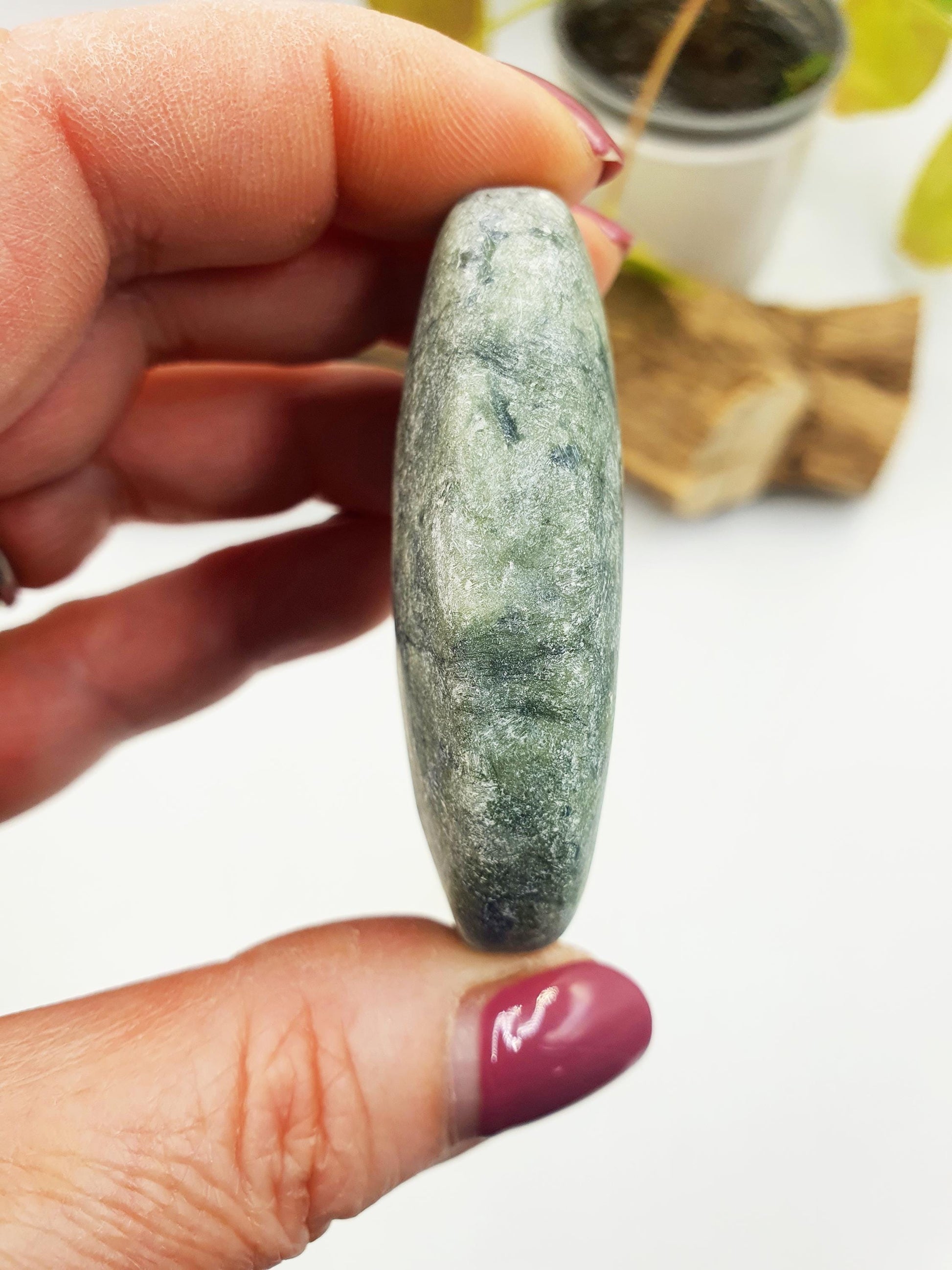Green Jade Palm / Green Jade Palm Stone / Pocket Stone / Jade Meditation Palm - 80g
